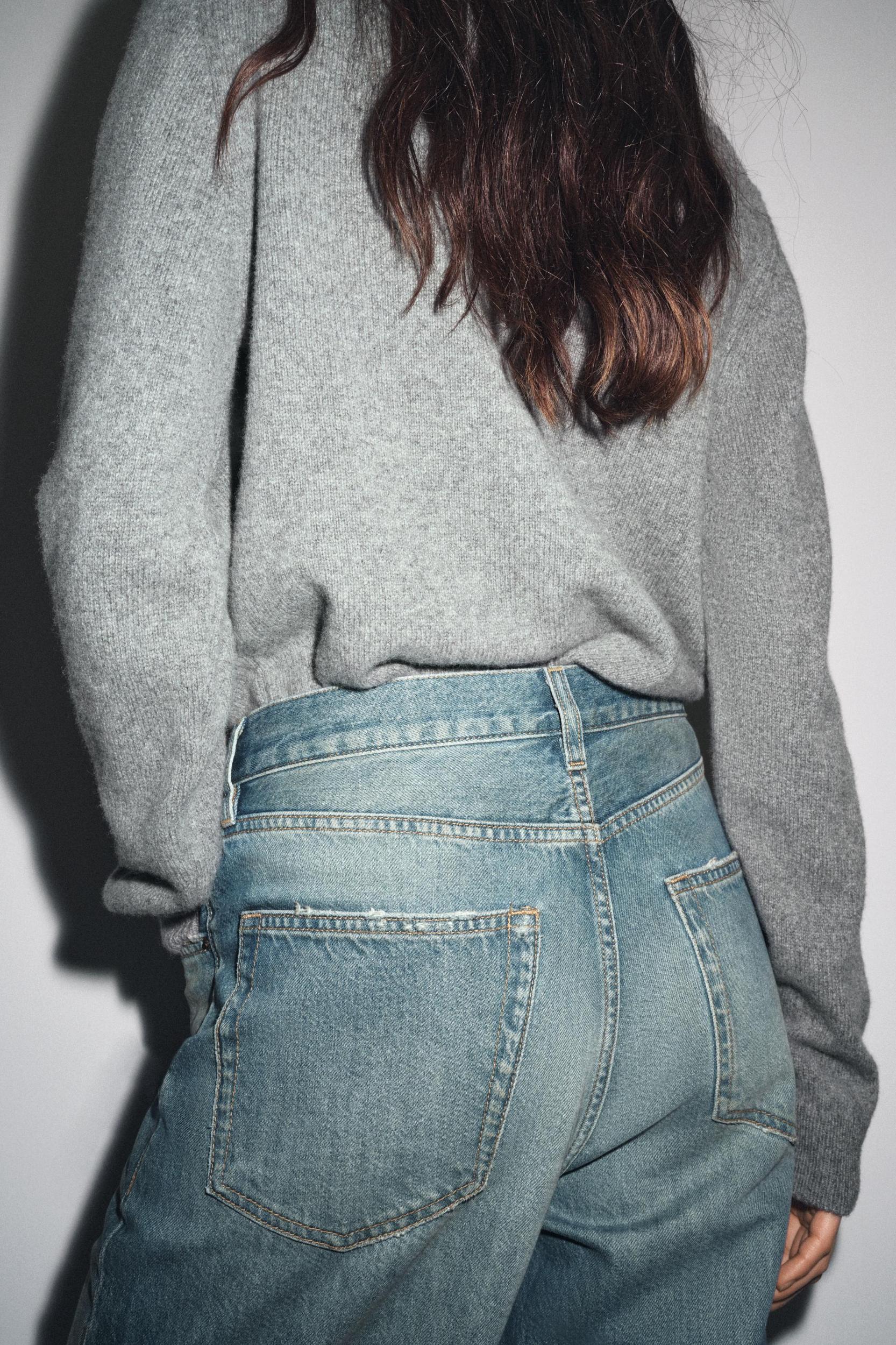 CASHMERE AND WOOL BASIC CARDIGAN Product Image