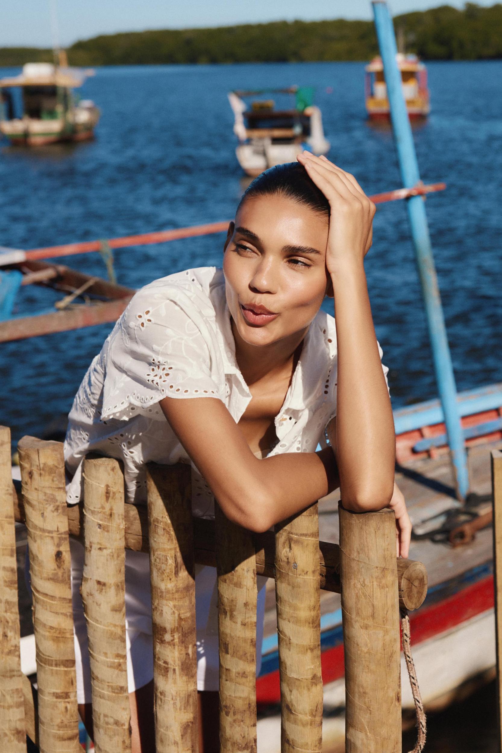 SHORT SLEEVE EMBROIDERED EYELET SHIRT Product Image