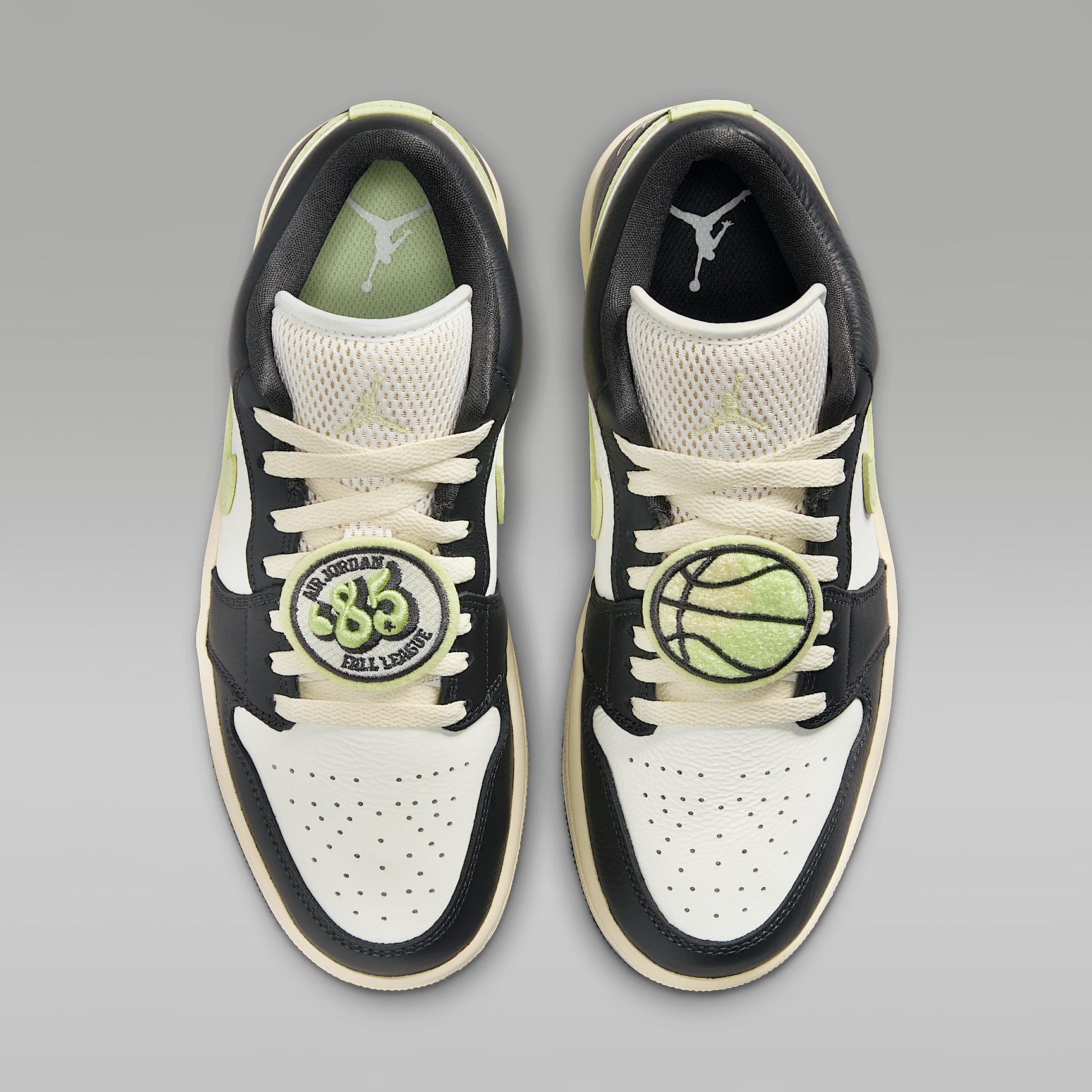 Womens Air Jordan 1 Low SE Shoes | HQ3009-003 Product Image