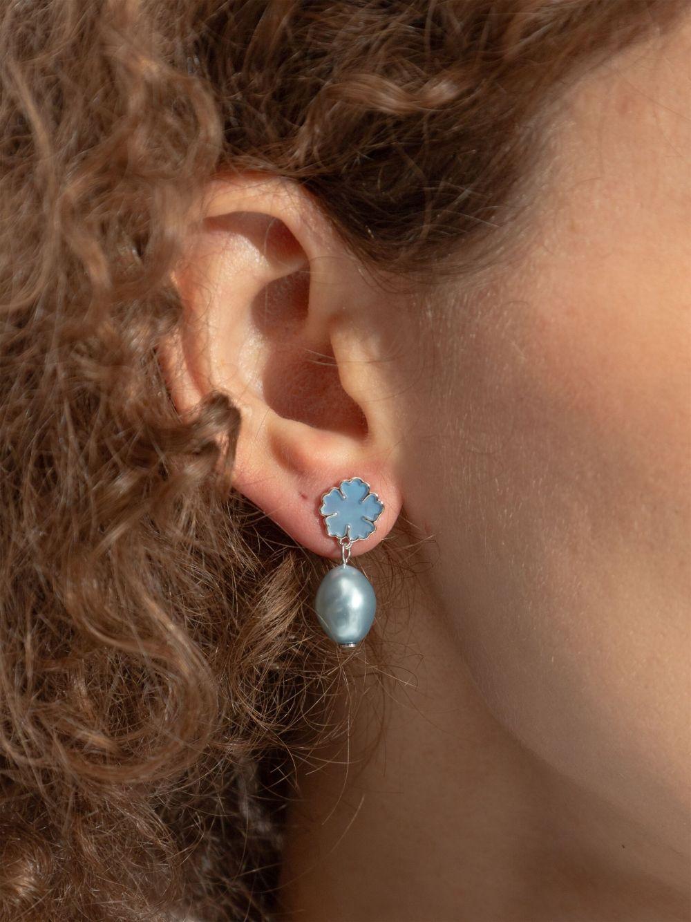 dangle earrings Product Image