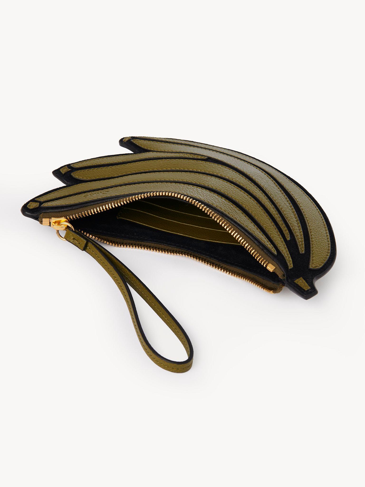 Banana flat pouch in grained leather Product Image