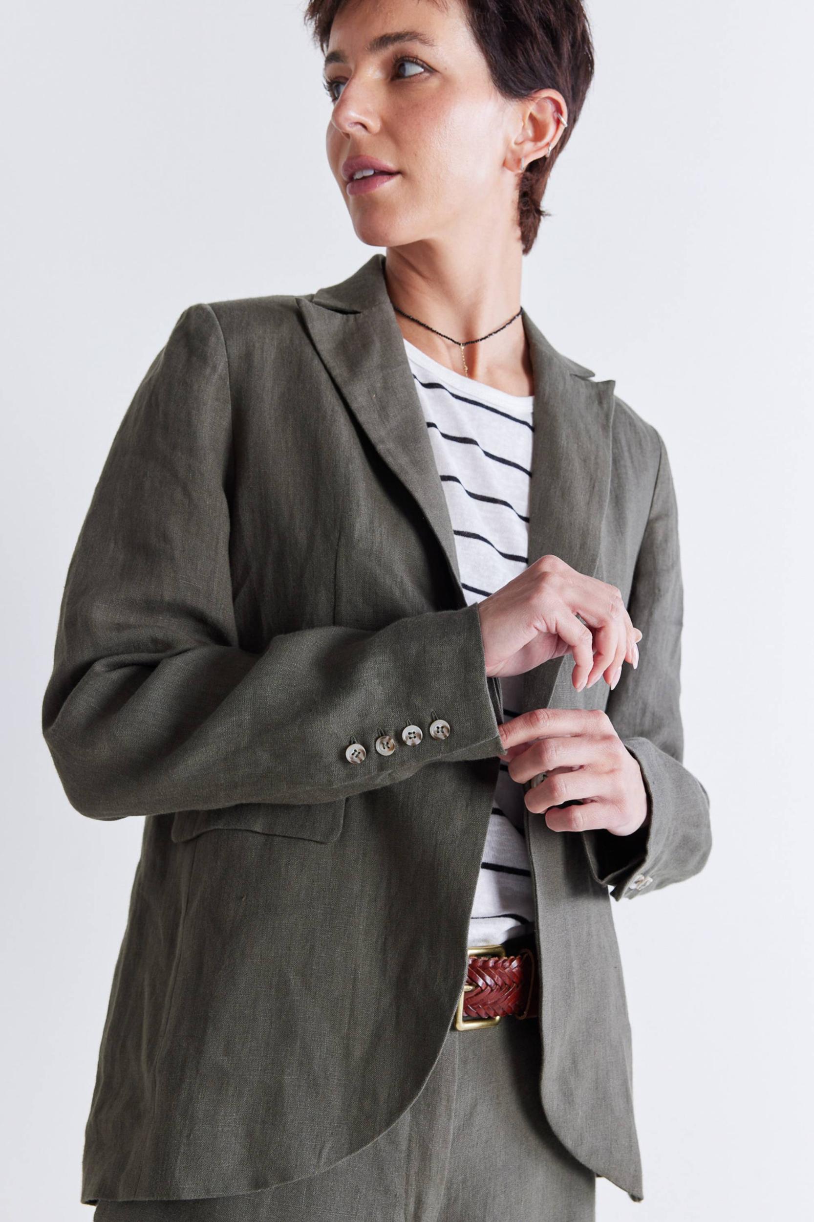 The Linen Classic Blazer That Upgrades You Product Image