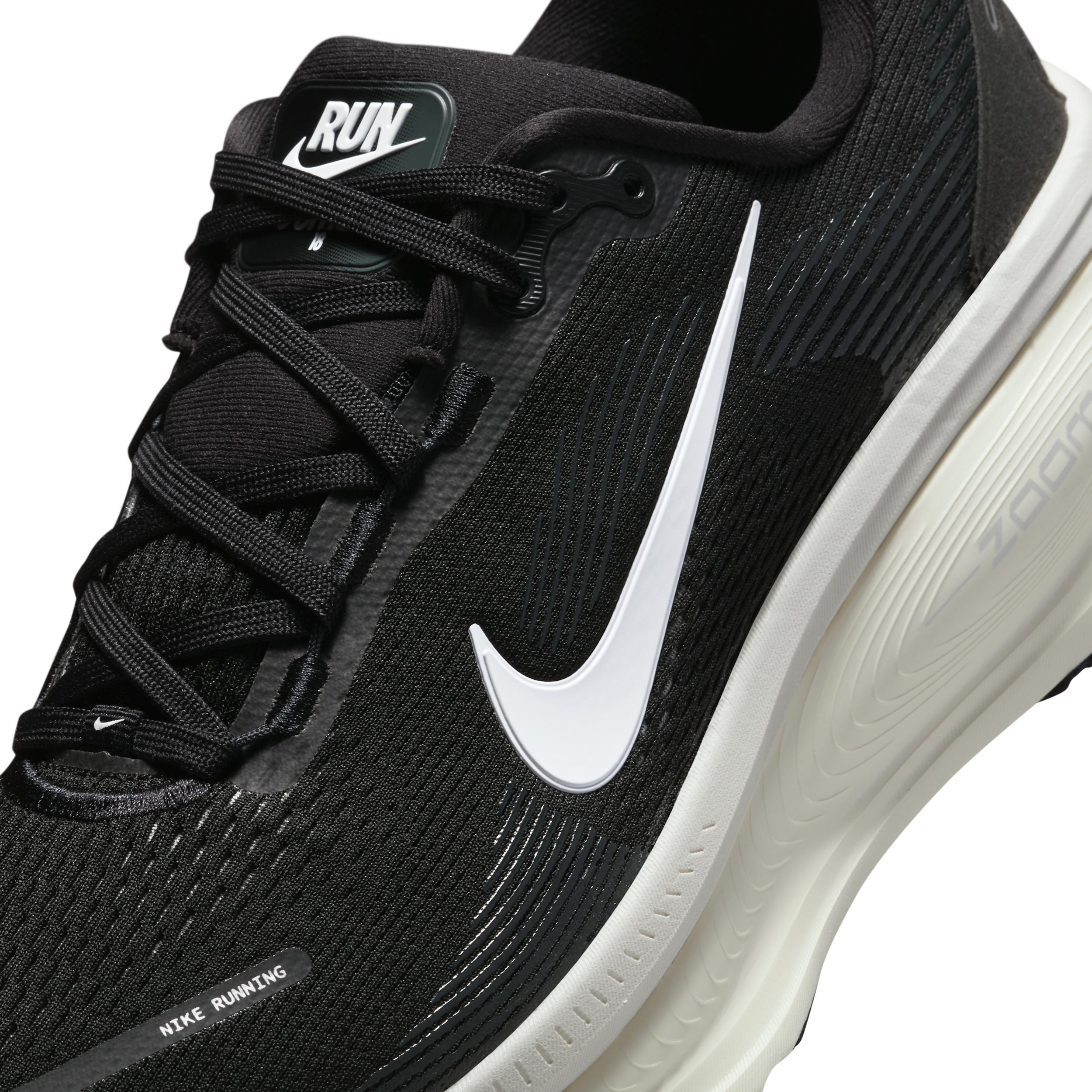 Nike Mens Nike Vomero 18 - Mens Running Shoes Product Image