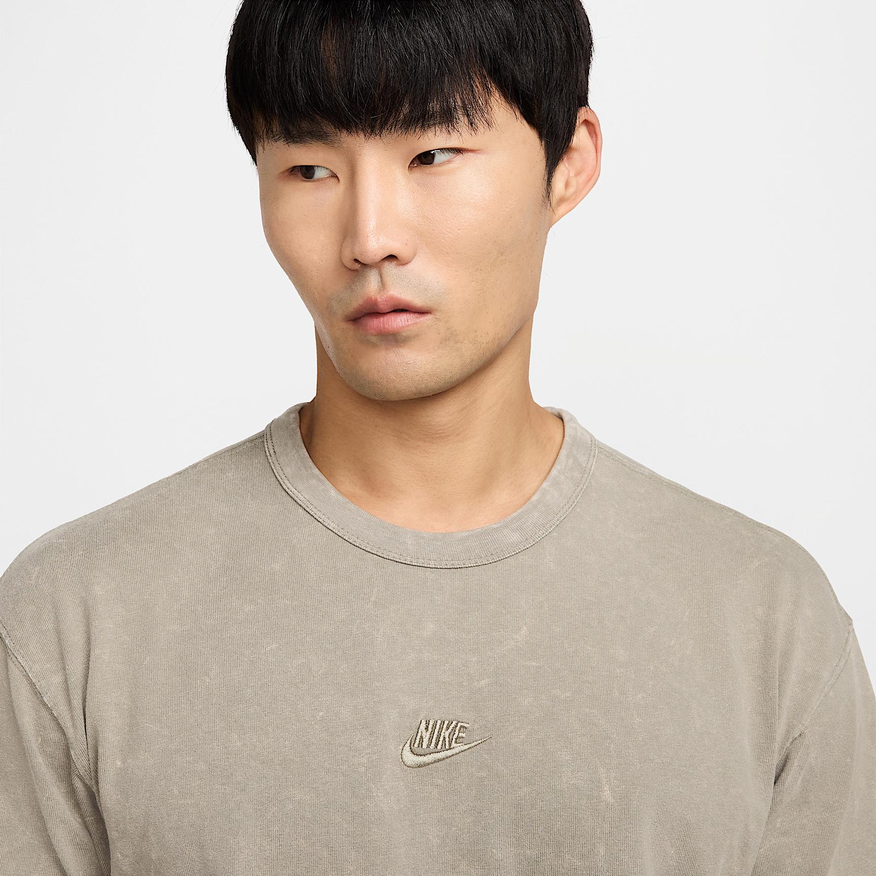 Men's Nike Sportswear Premium Essentials Max90 T-Shirt Product Image