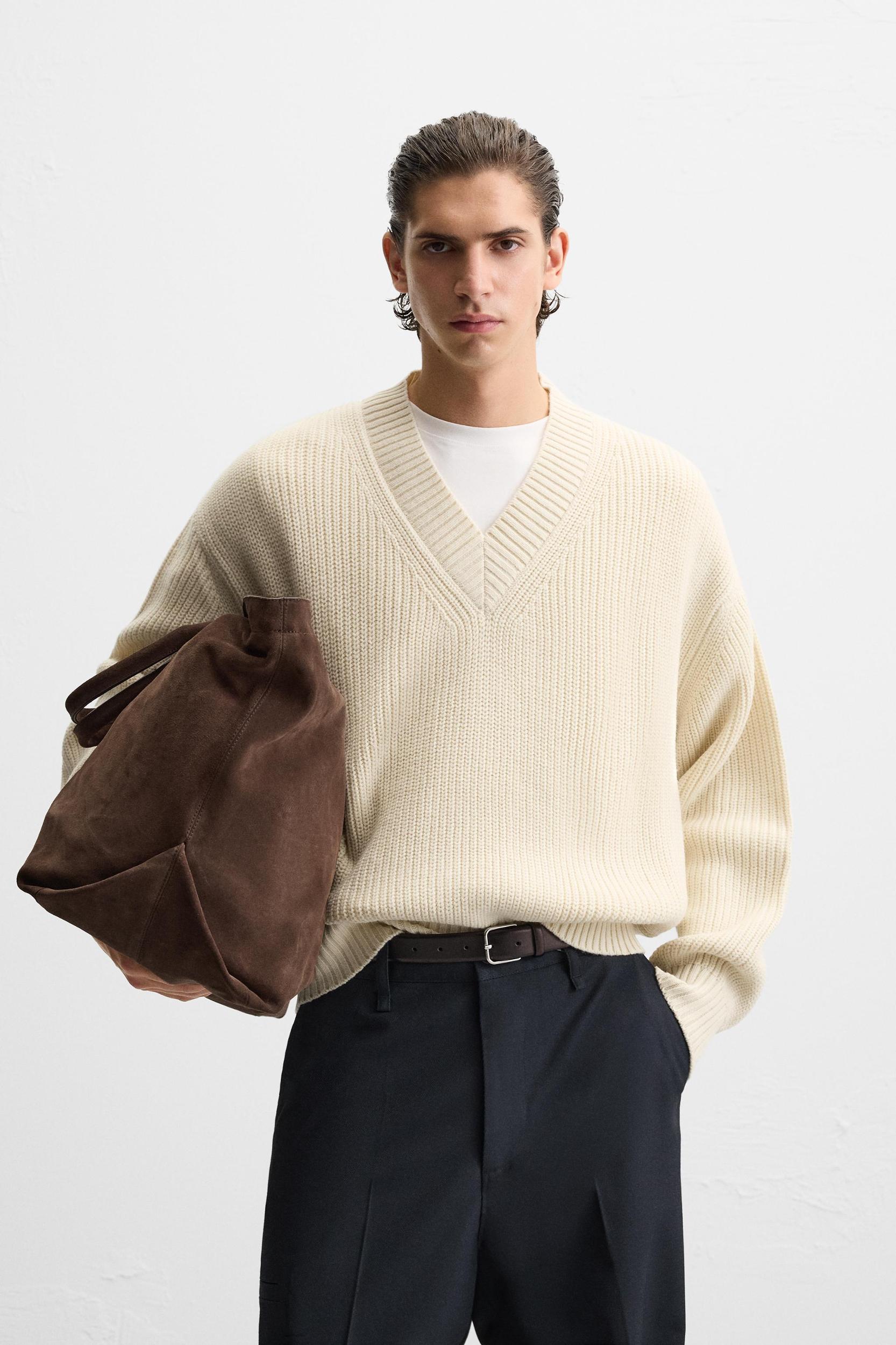 V-NECK STRUCTURED SWEATER Product Image