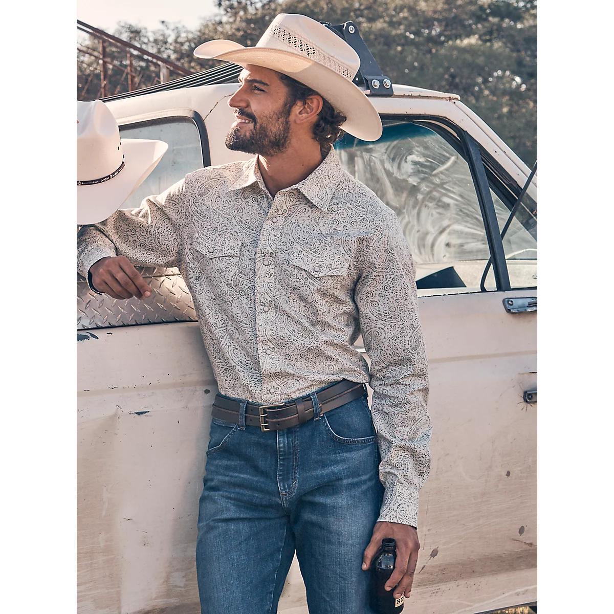 Men's Wrangler® Retro® Premium Long Sleeve Western Snap Printed Shirt in Floral T Product Image