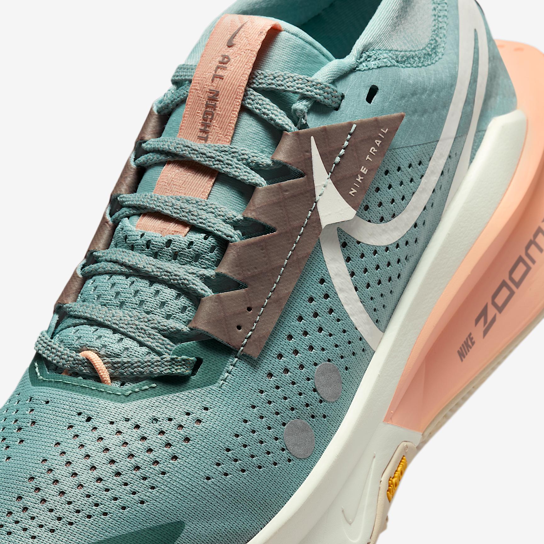 Nike Womens Zegama 2 Trail Running Shoes | FD5191-008 Product Image