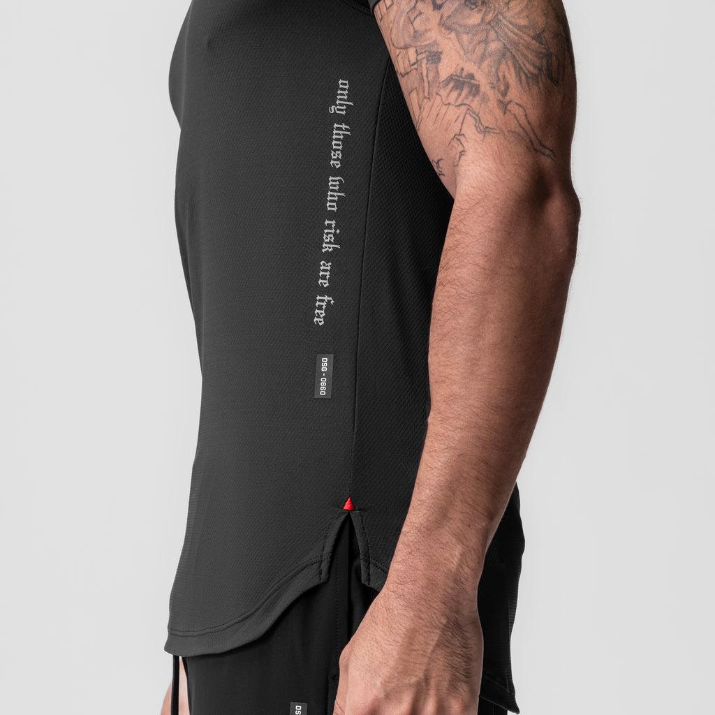 0660. AeroSilver® Established Tee - Space Grey Male Product Image