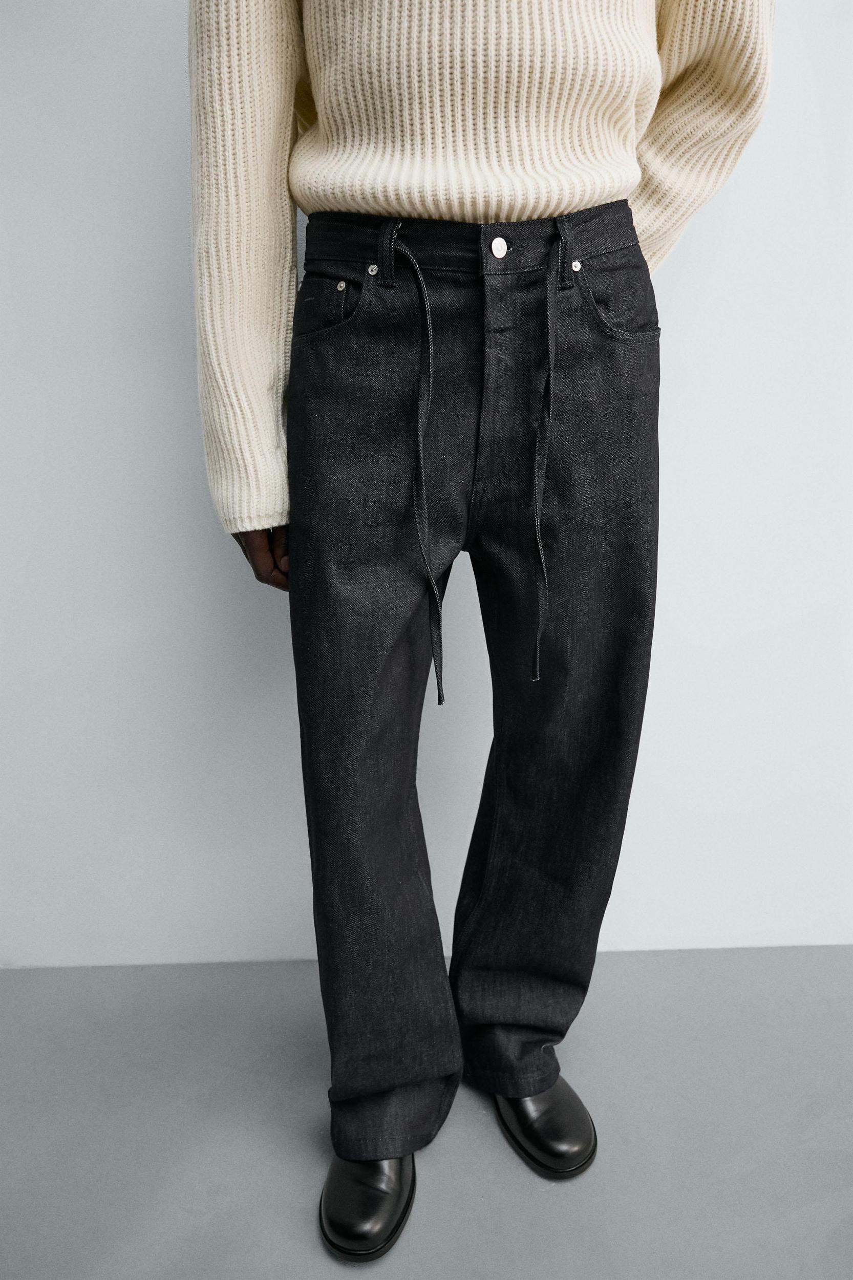 RELAXED FLARE FIT JEANS Product Image