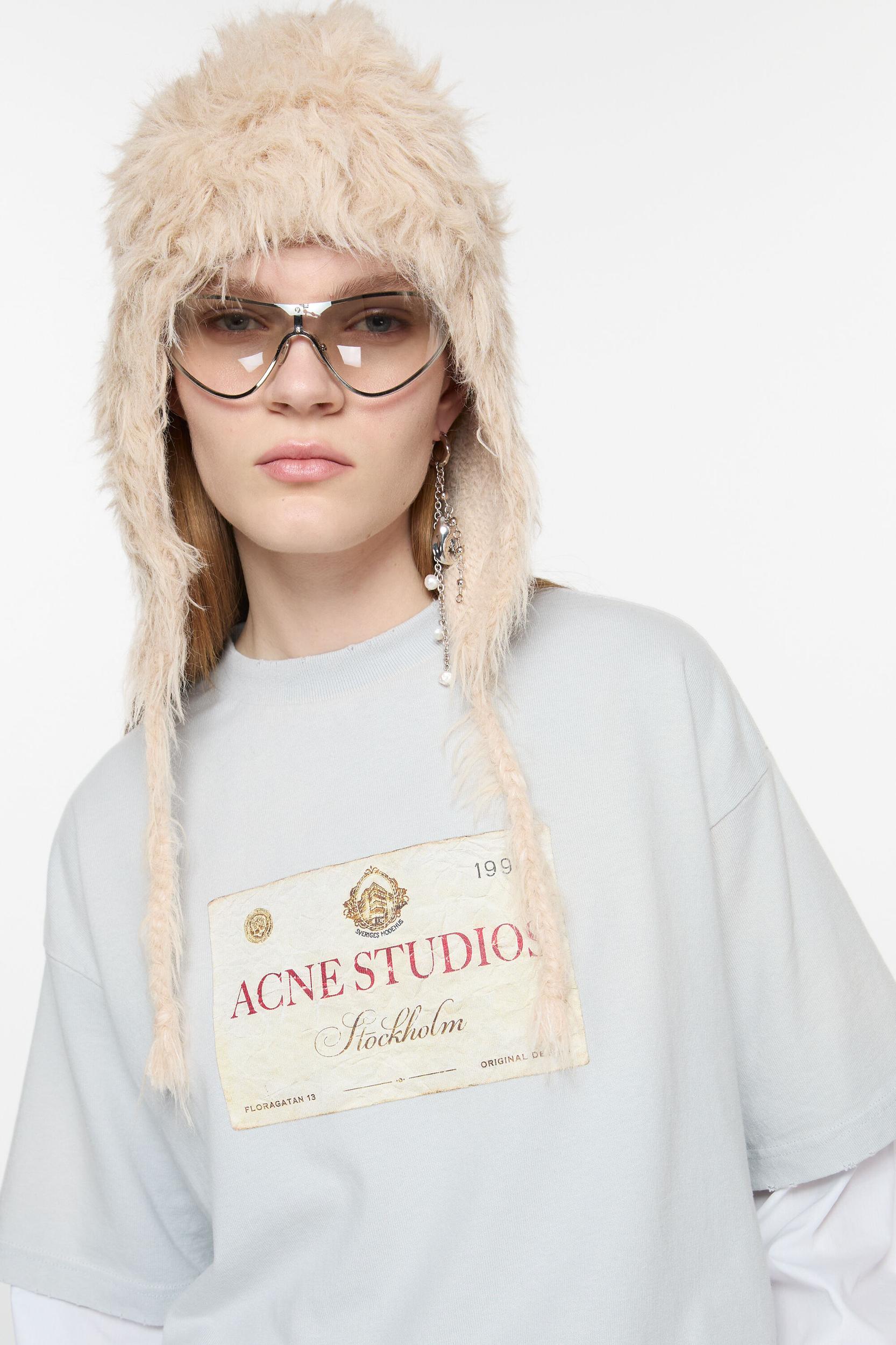 Fluffy hat Product Image