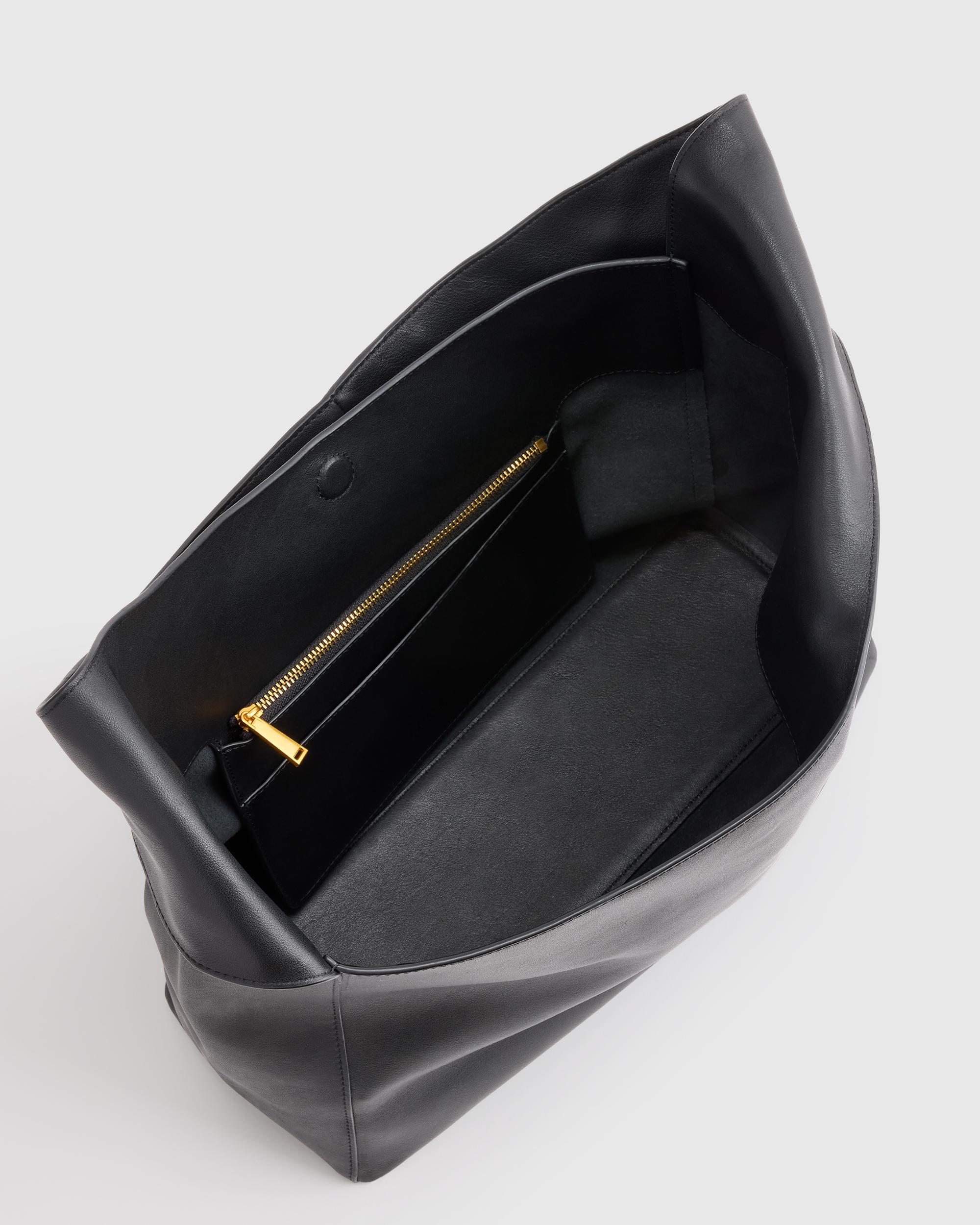 Quince | Women's Italian Leather Slouchy Shoulder Bag Product Image