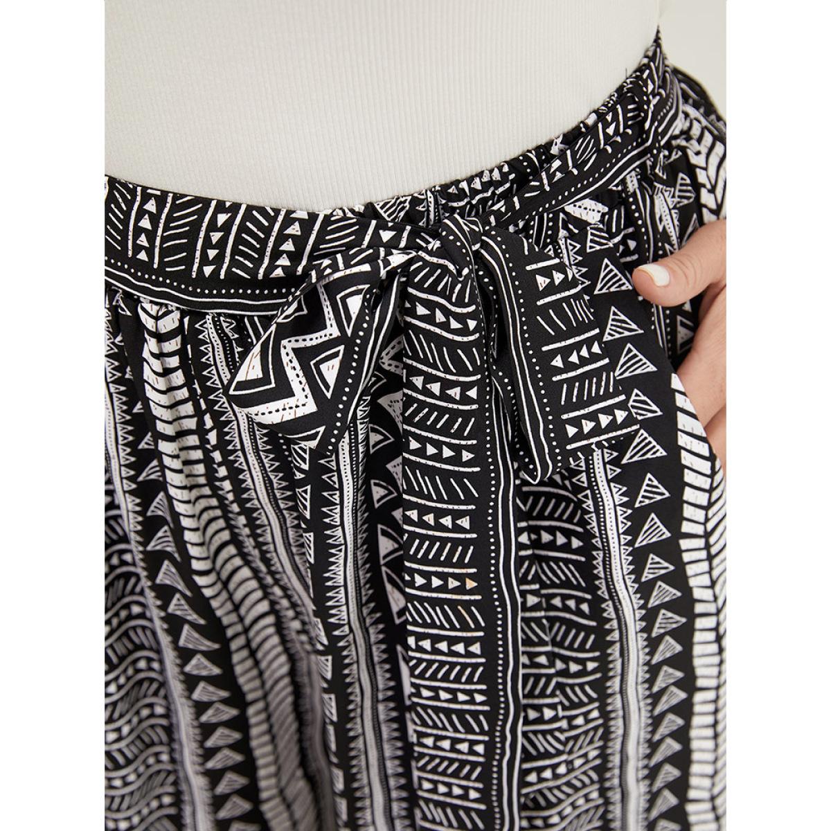 Plus Size Geometric & Striped Print Belt Pocket Pants Women Black Vacation Wide Leg High Rise Dailywear Pants BloomChic 26/4X Product Image
