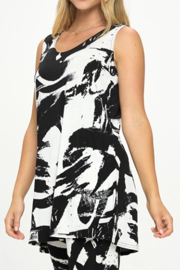 Black & White Print Sleeveless Capri Set Product Image