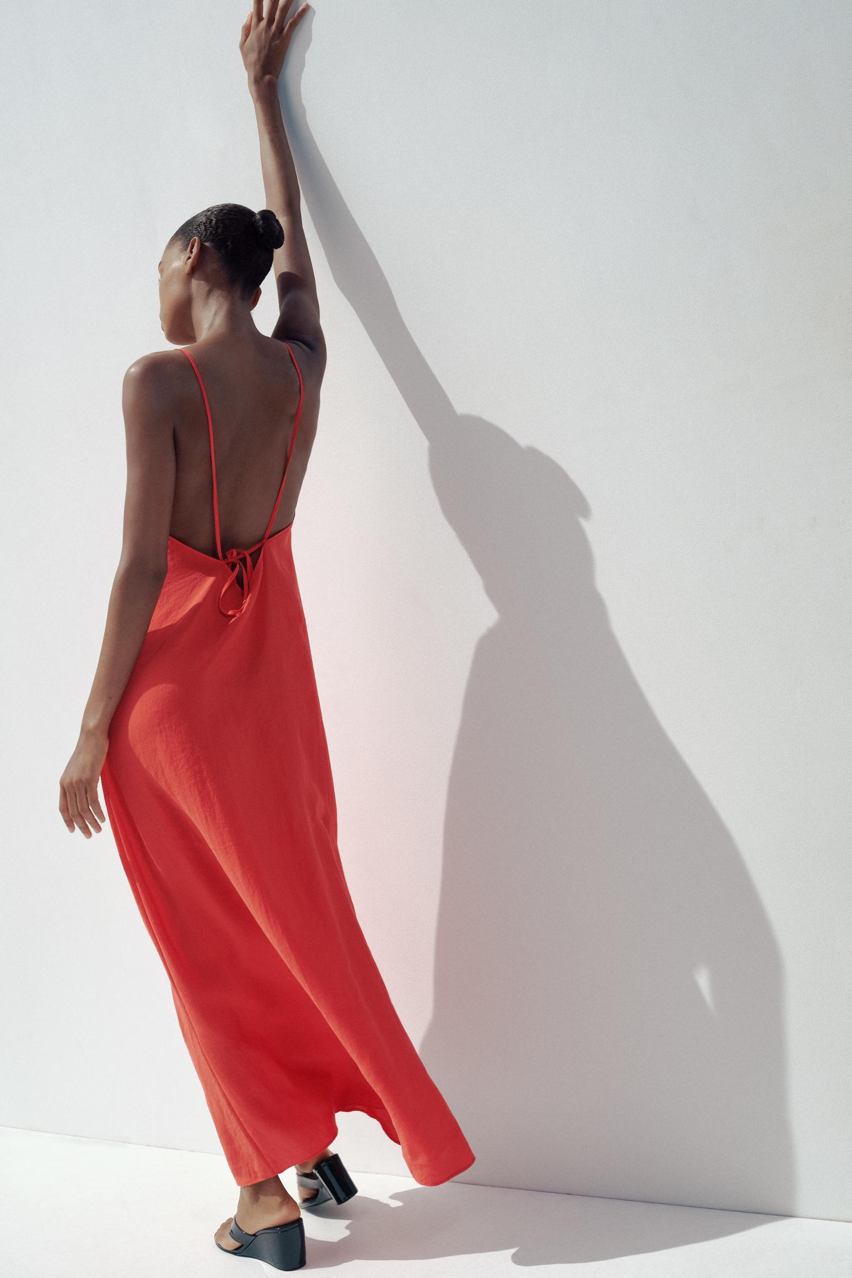 FLOWY MIDI DRESS Product Image