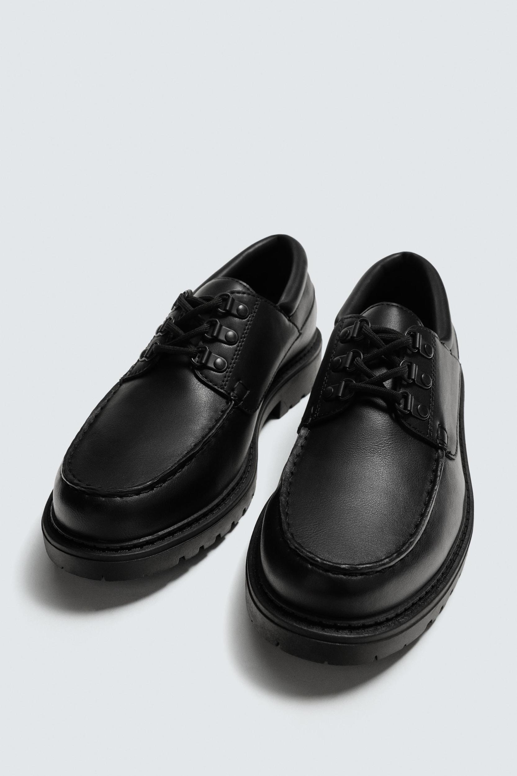 DECK SHOES Product Image