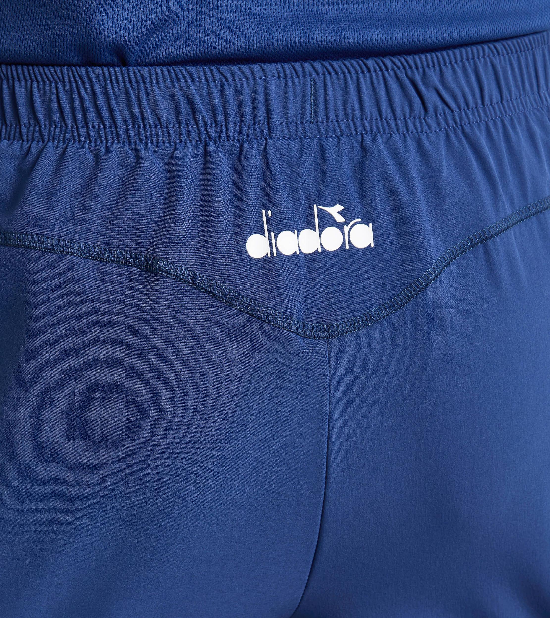 SHORT COURT Product Image