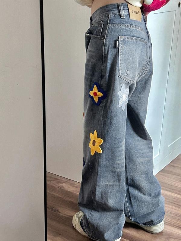 Vintage Flower Embroidered Print Boyfriend Jeans Product Image