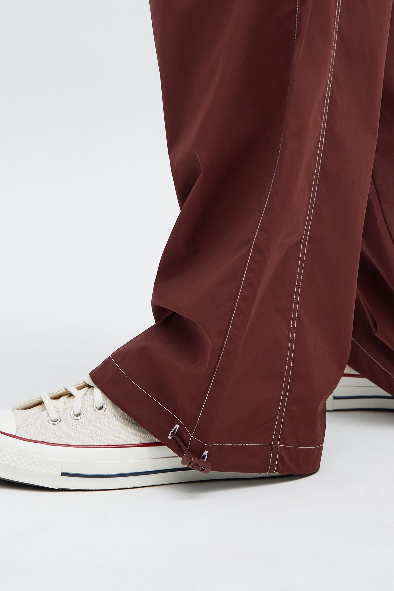 Baggy Stay Moving Contrast Stitch Nylon Cargo Pants - Burgundy Male Product Image