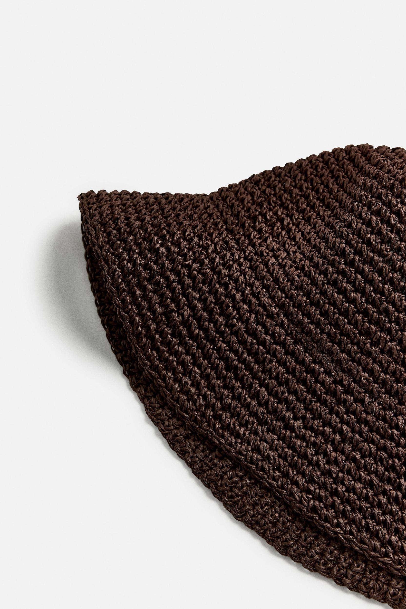 CROCHET BUCKET HAT Product Image