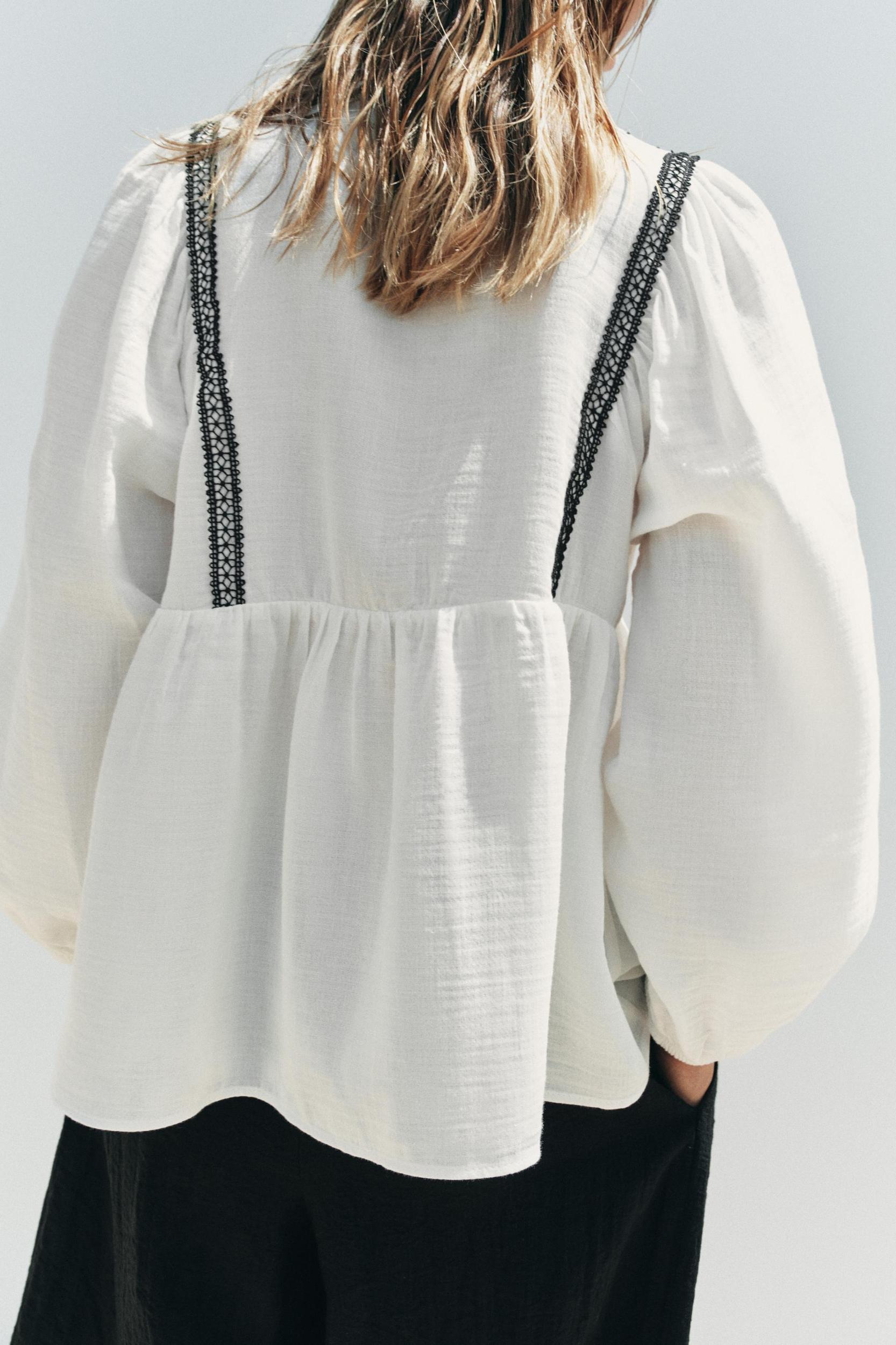 CONTRAST EMBROIDERY JACKET Product Image