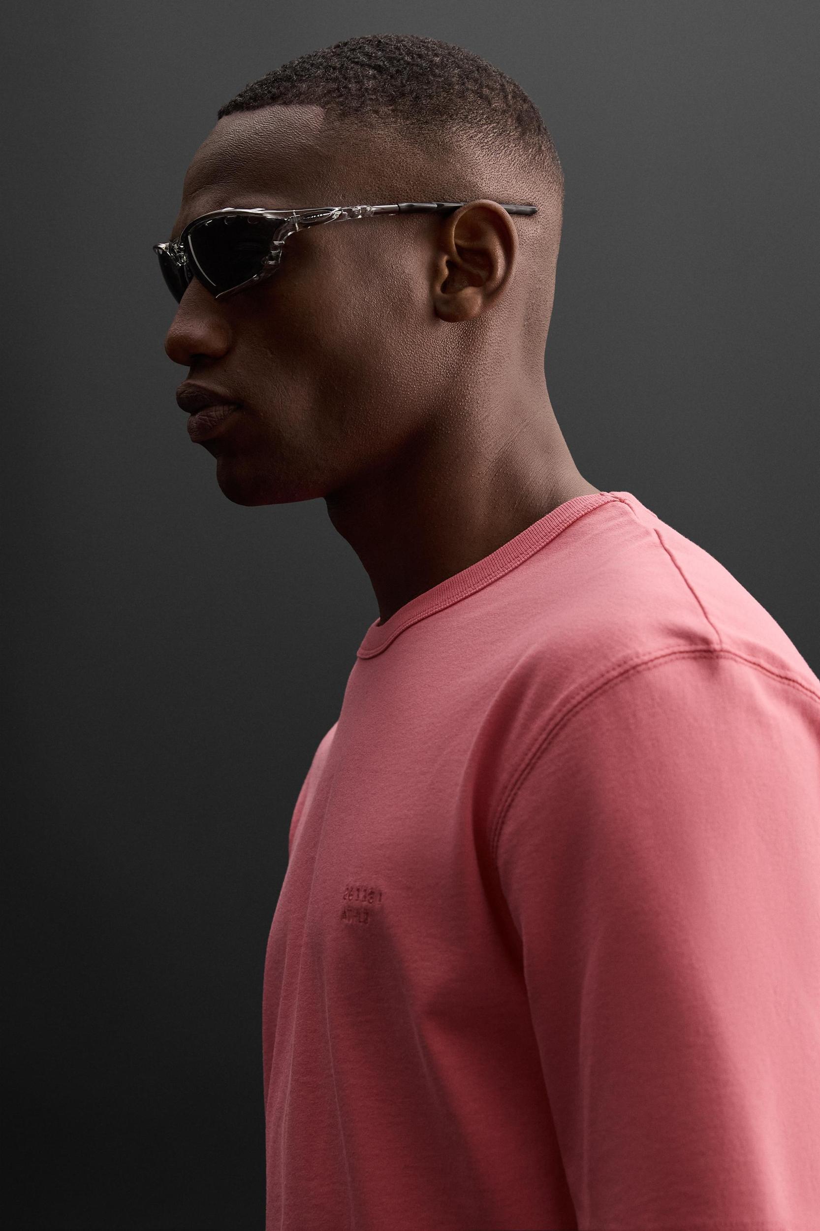 HEAVY WEIGHT T-SHIRT Product Image