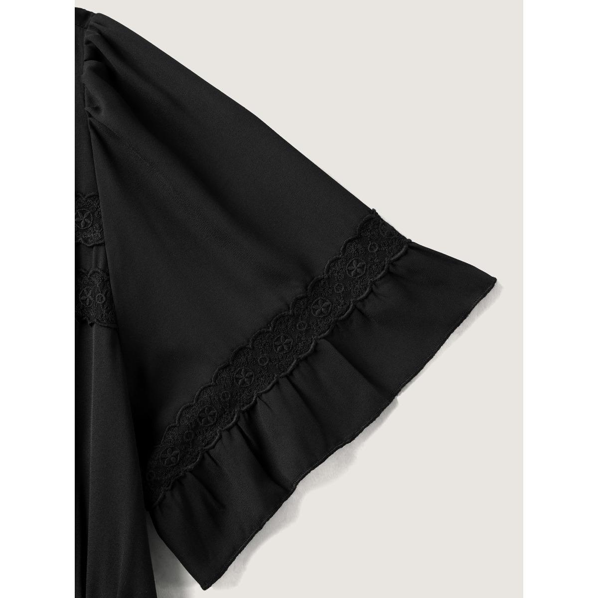 Plus Size Lace Trim Button Placket Midi Dress Black Women Timeless Flat collar with V-notch Short sleeve Curvy BloomChic 30/6X Product Image