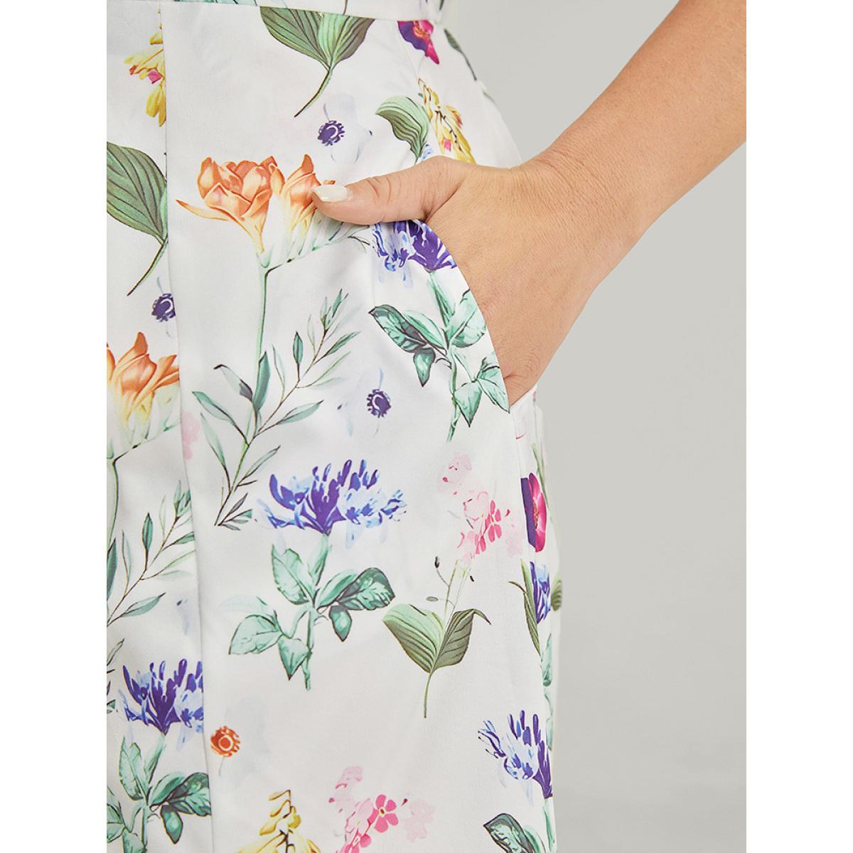 Plus Size Floral Split Hem Button Detail Pocket Ruched Puff Sleeve Dress Multicolor Women Elegant Ruched V-neck Short sleeve Curvy Midi Dress BloomChic 28/5X Product Image