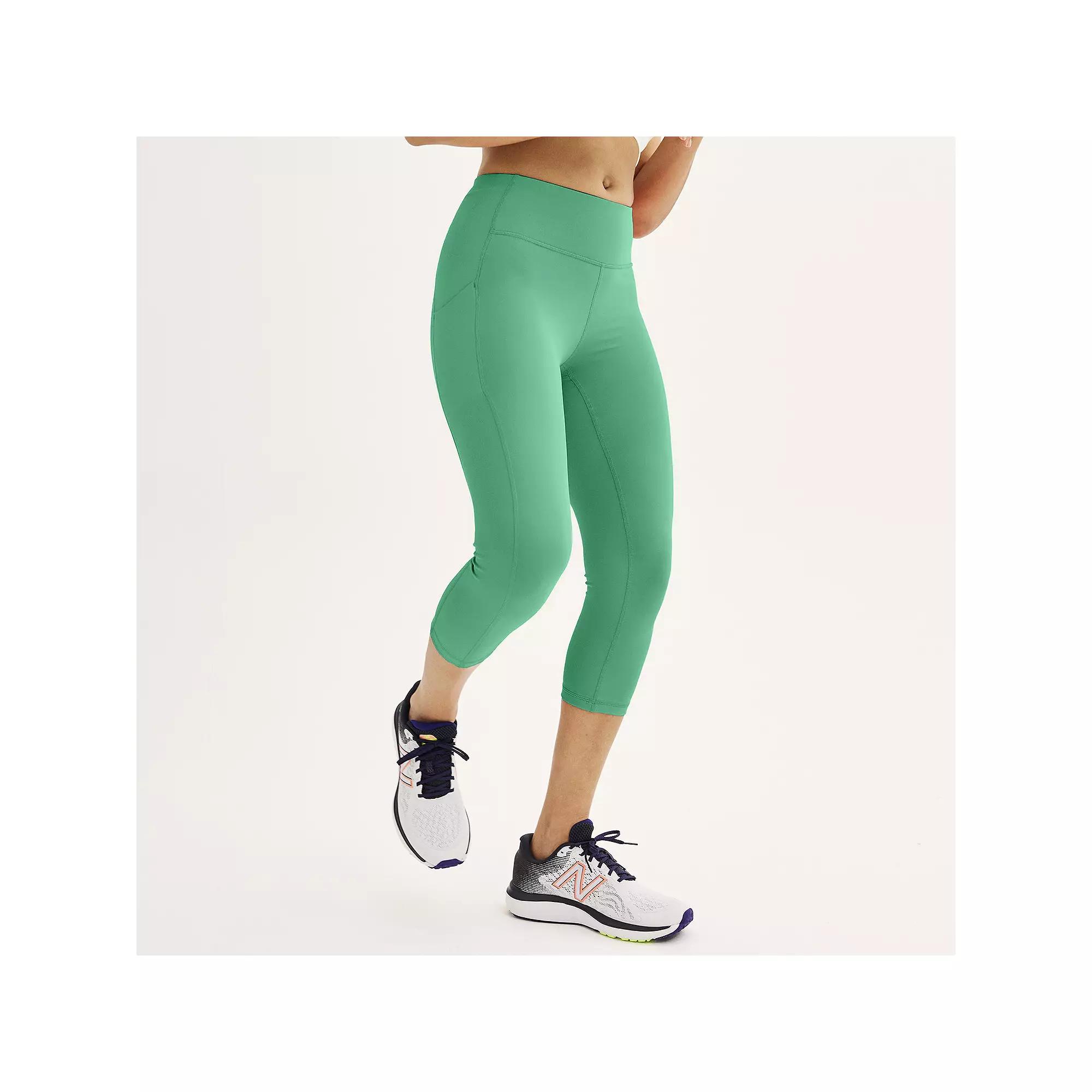 Women's Tek Gear® Ultrastretch Pocket High-Waisted Capri Leggings,  Product Image