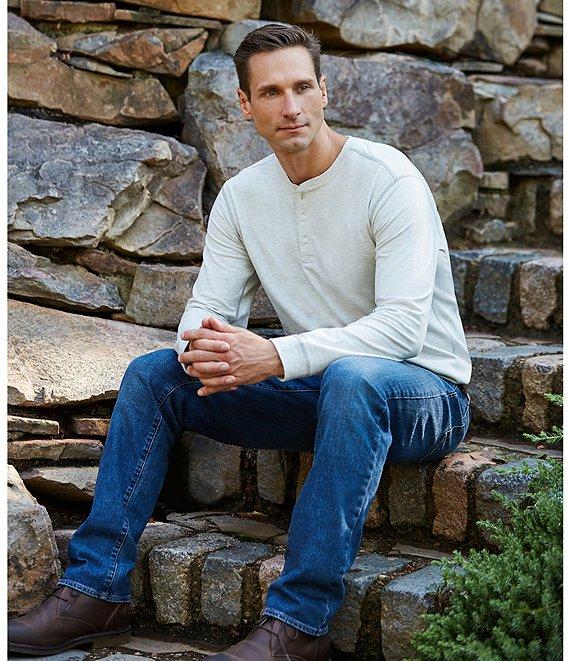 Cremieux Premium Denim Relaxed Straight Fit Medium Wash Stretch Jeans Product Image