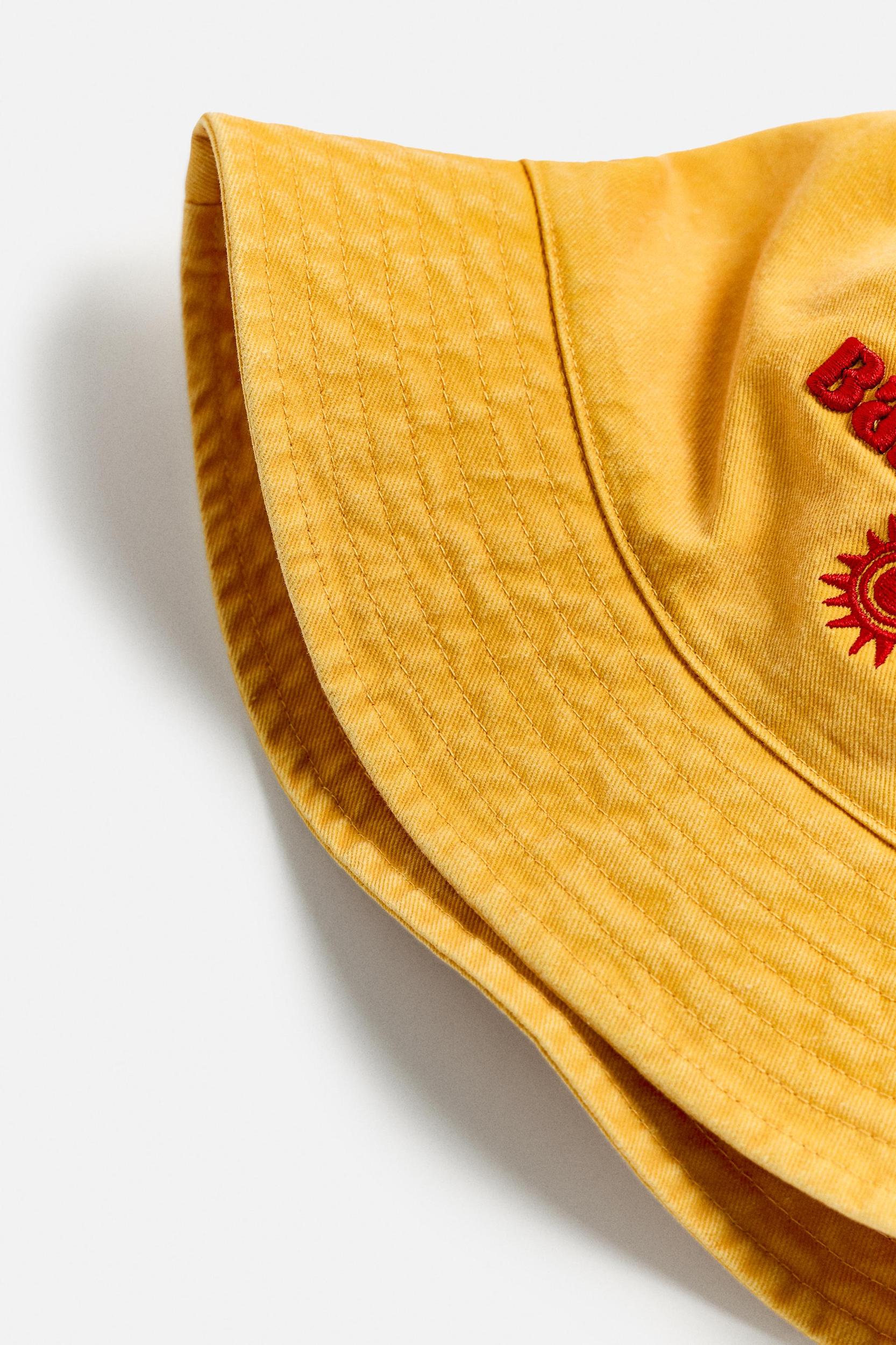 CONTRAST EMBROIDERY BUCKET HAT Product Image