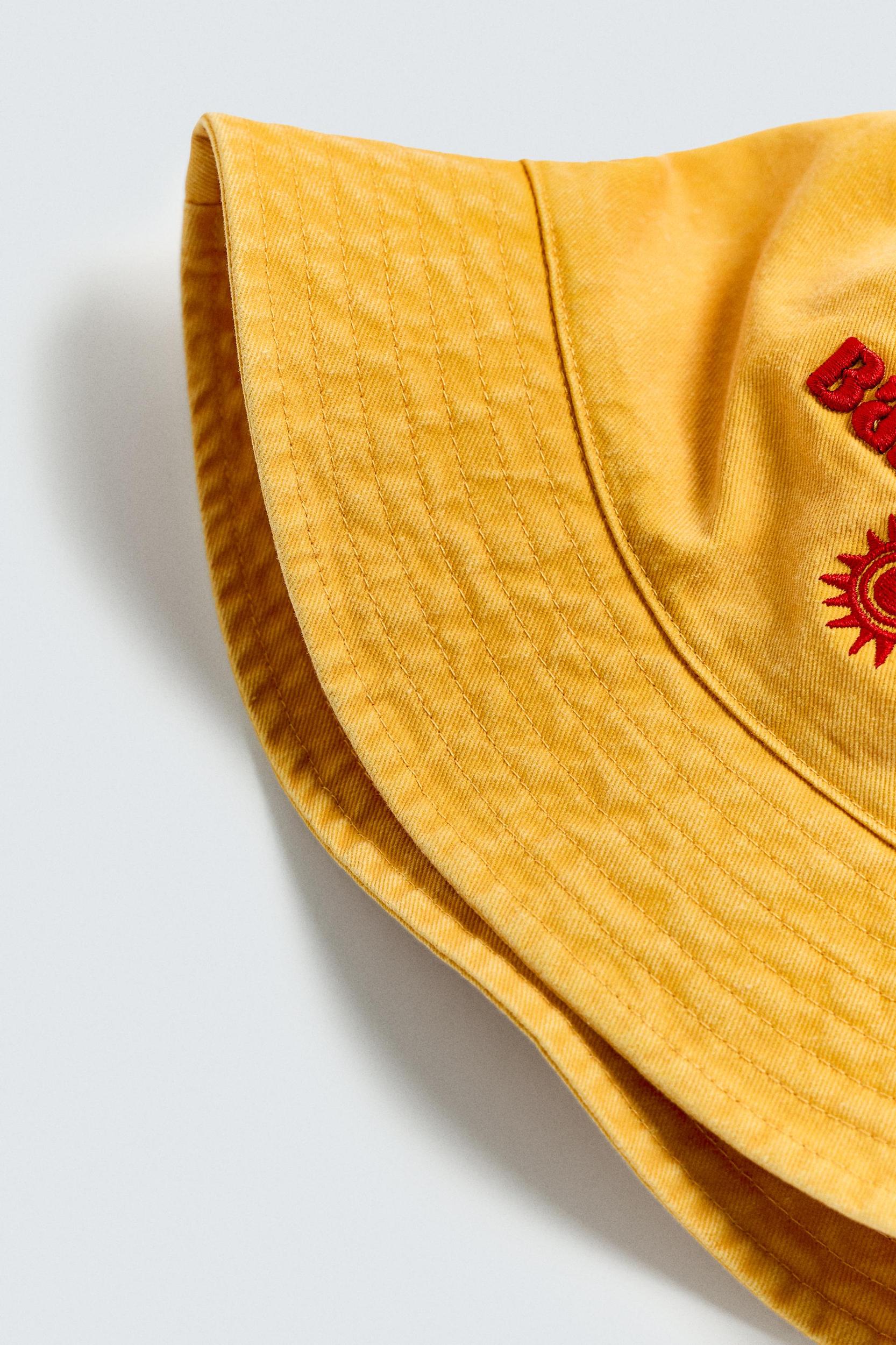 CONTRAST EMBROIDERY BUCKET HAT Product Image