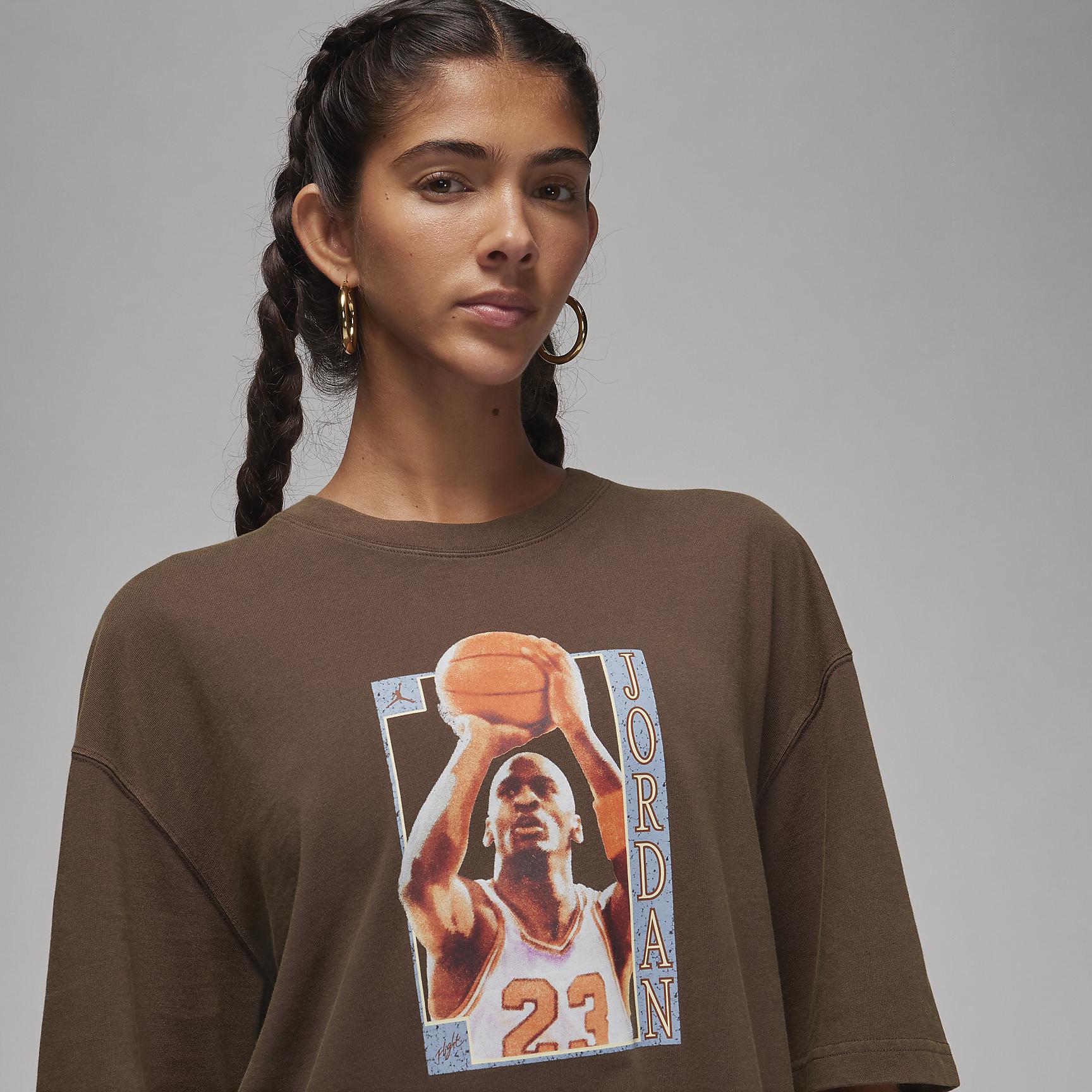 Jordan Women's Oversized Graphic T-Shirt Product Image
