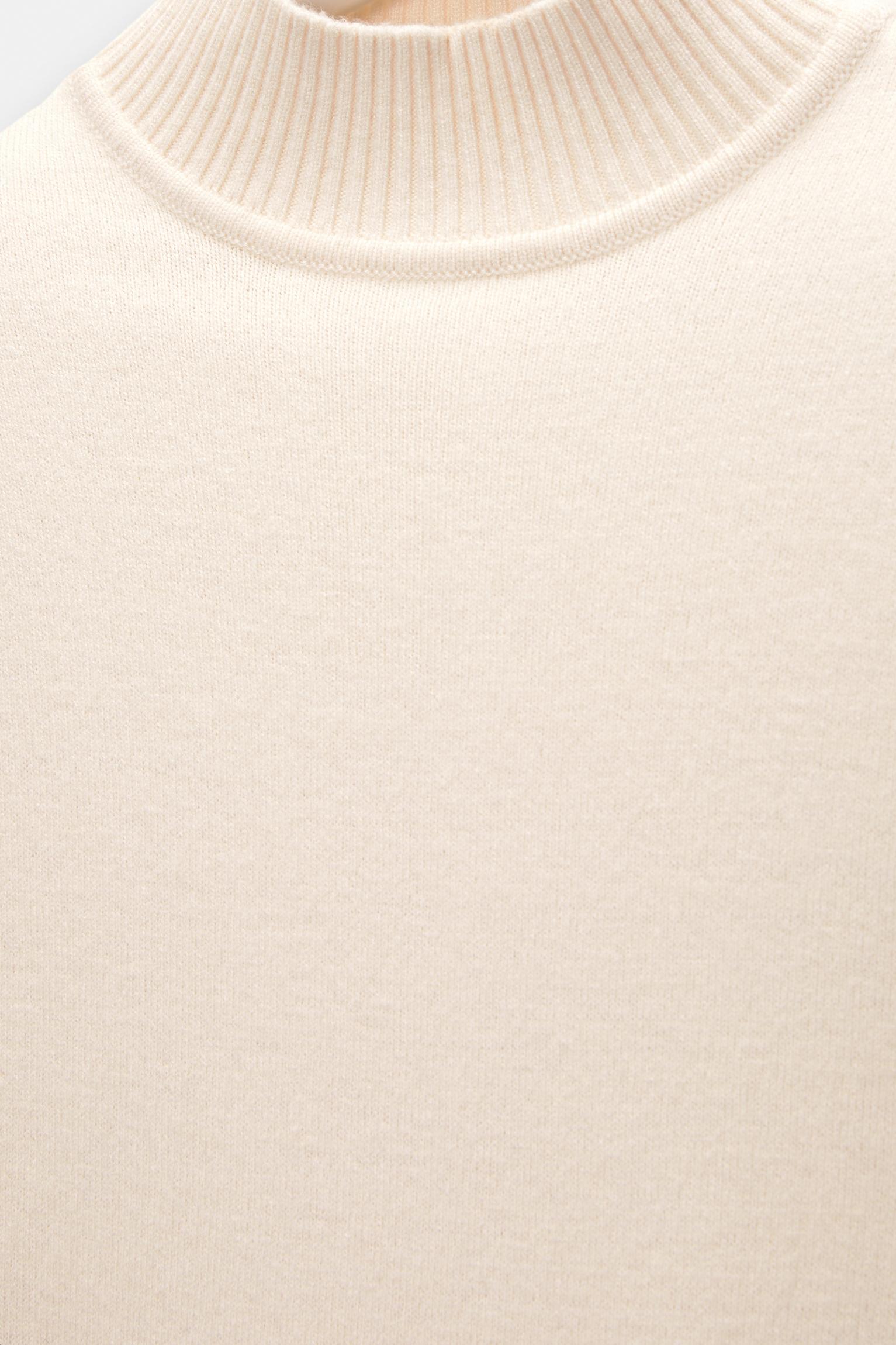 High neck sweater Product Image