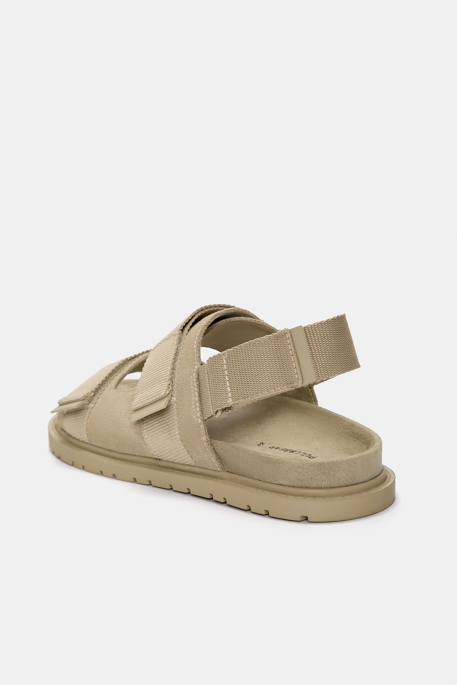 Leather strap sandals Product Image