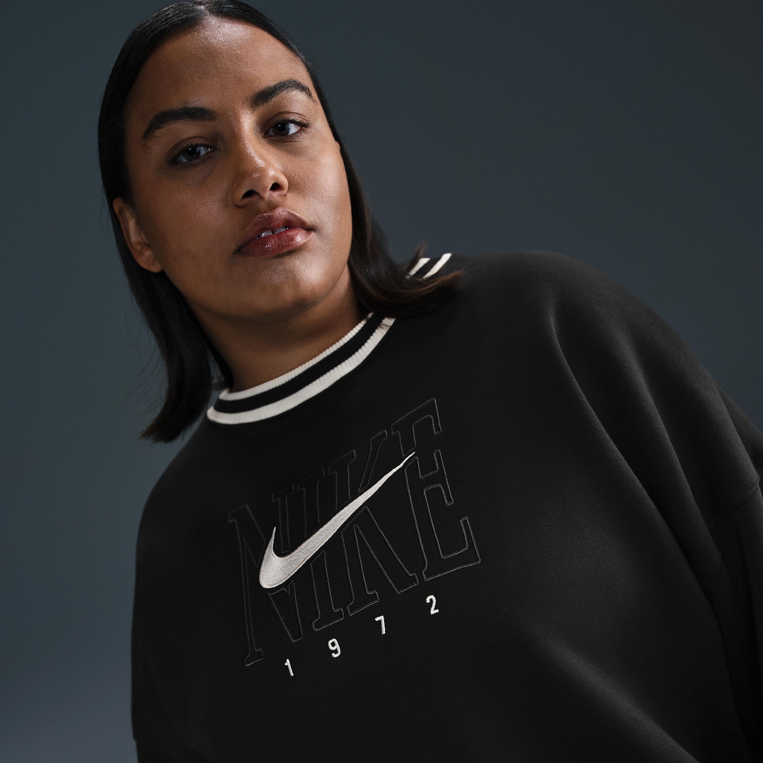 Women's Nike Sportswear Phoenix Fleece Oversized Graphic Crew-Neck Sweatshirt (Plus Size) Product Image