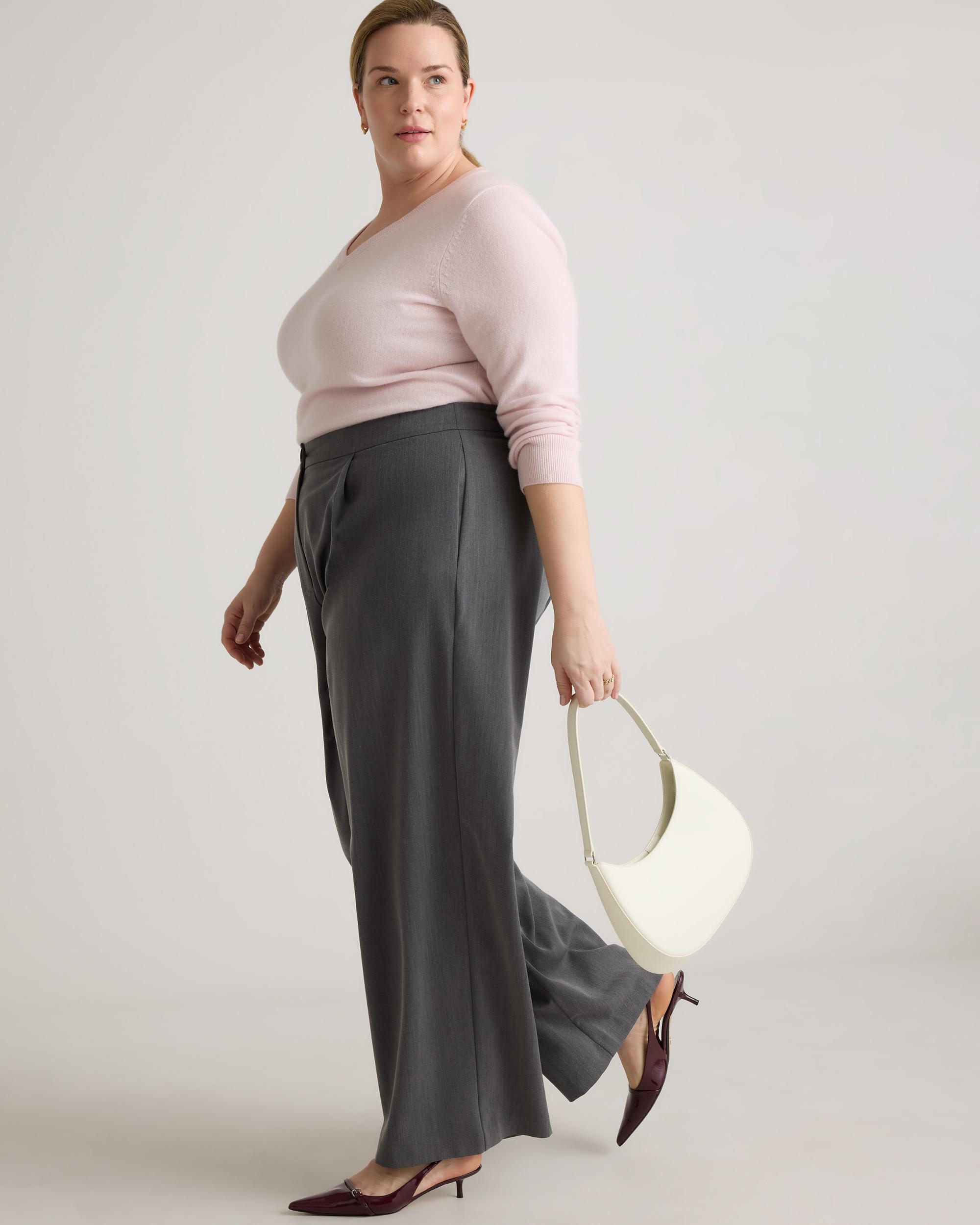 Quince | Women's Mongolian Cashmere V-Neck Sweater Product Image