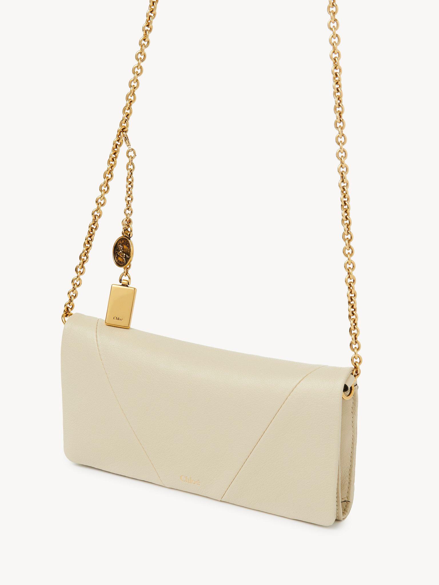 Chloé Spin flap wallet on chain in grained leather Product Image