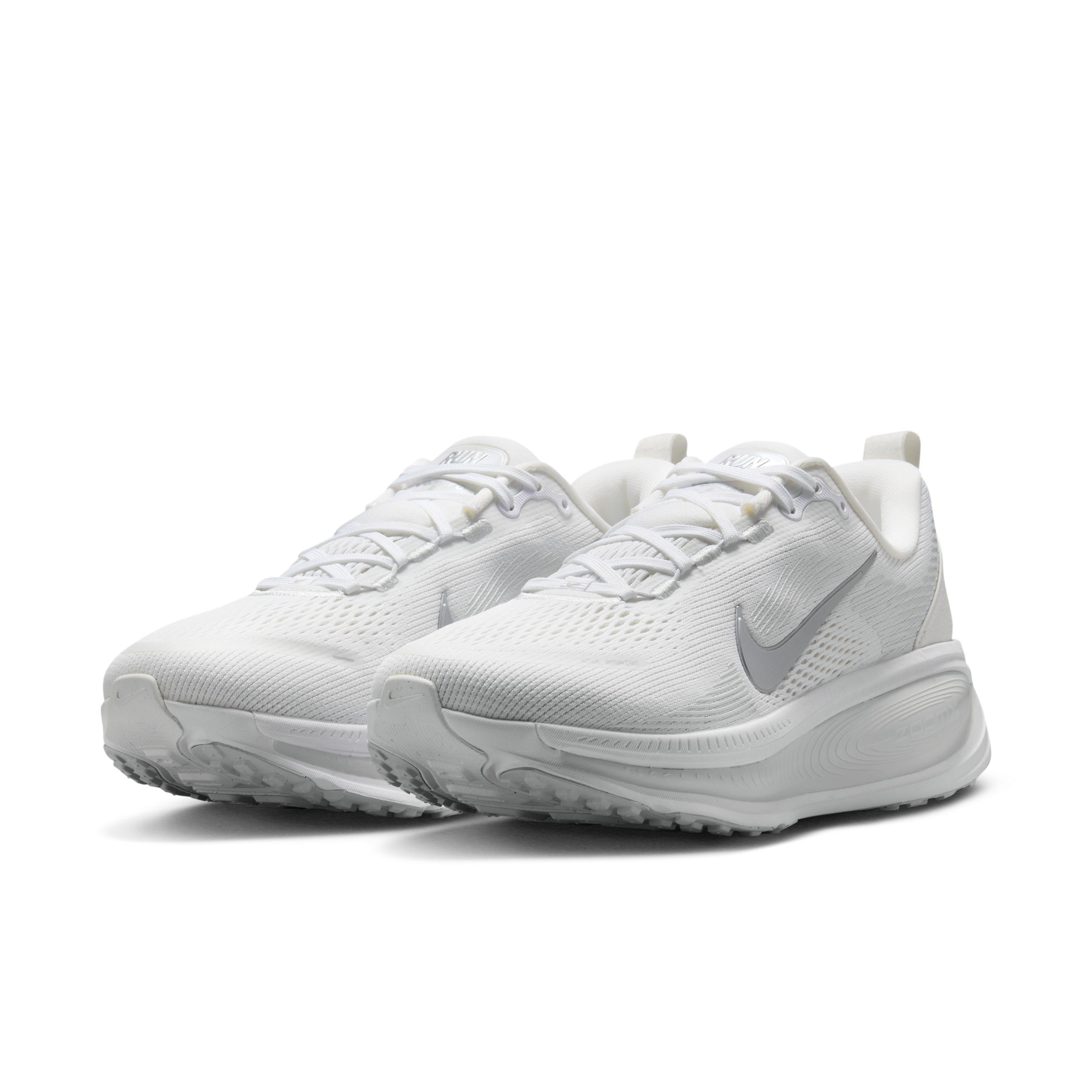 Nike Womens Vomero 18 Road Running Shoes | HM6804-104 Product Image