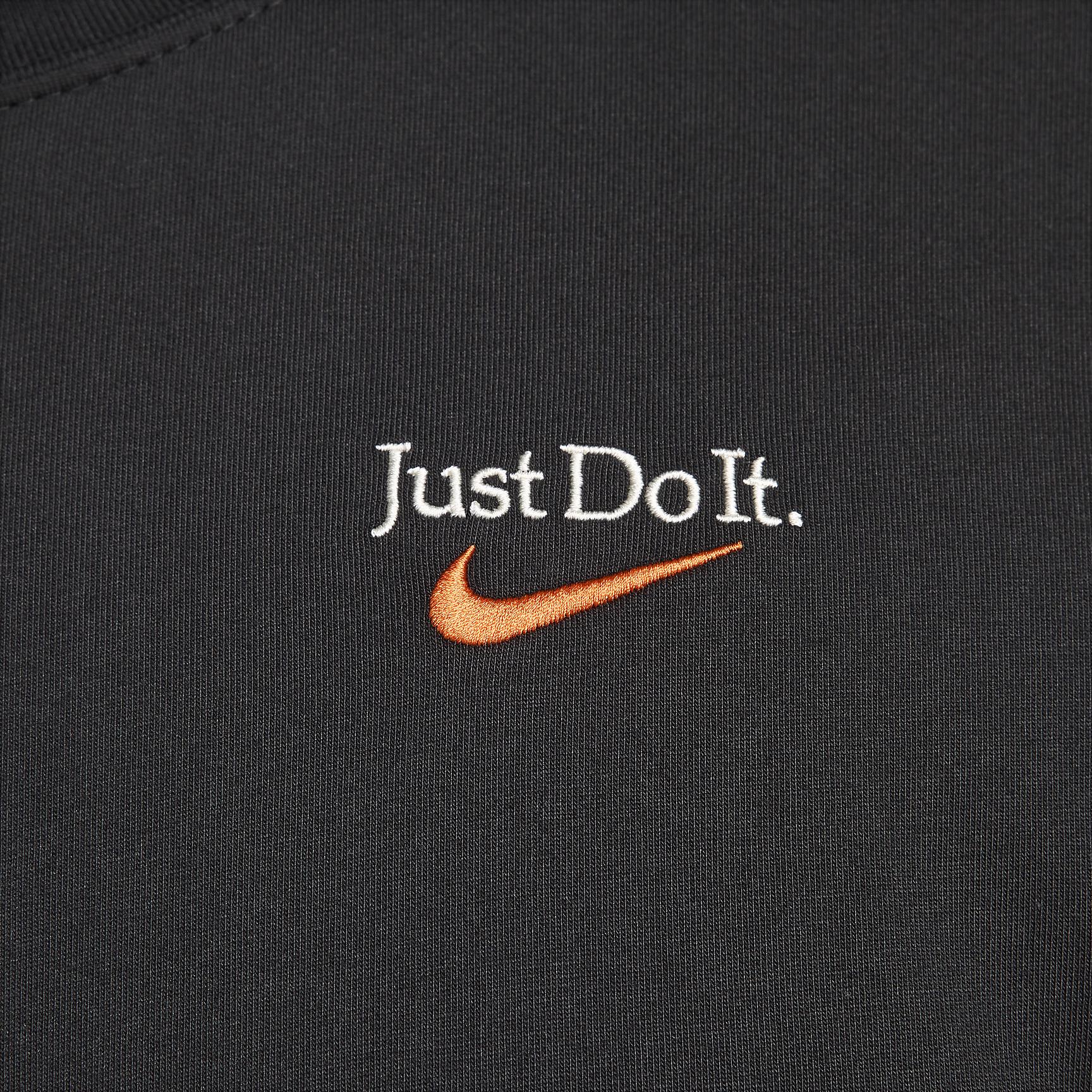 Nike Men's Max90 Basketball T-Shirt Product Image