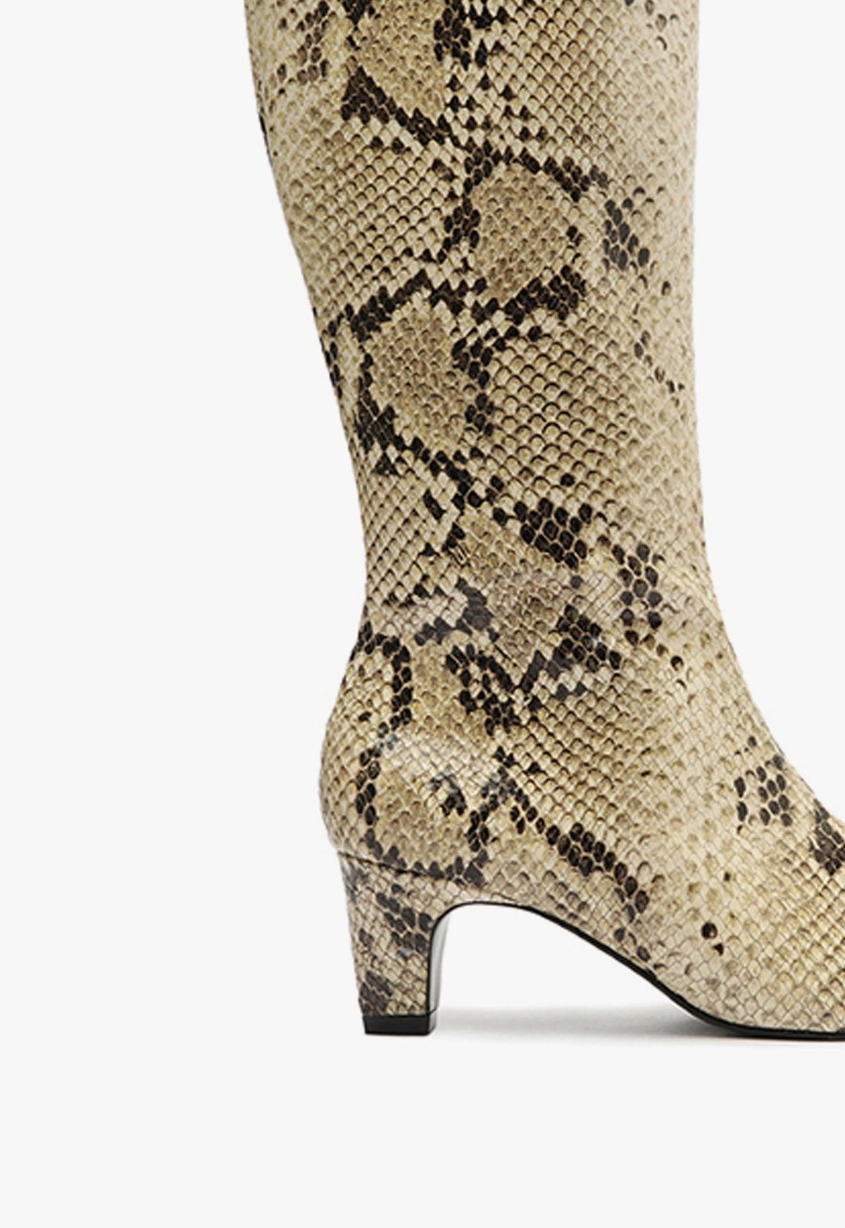 Dellia Up Boot Product Image