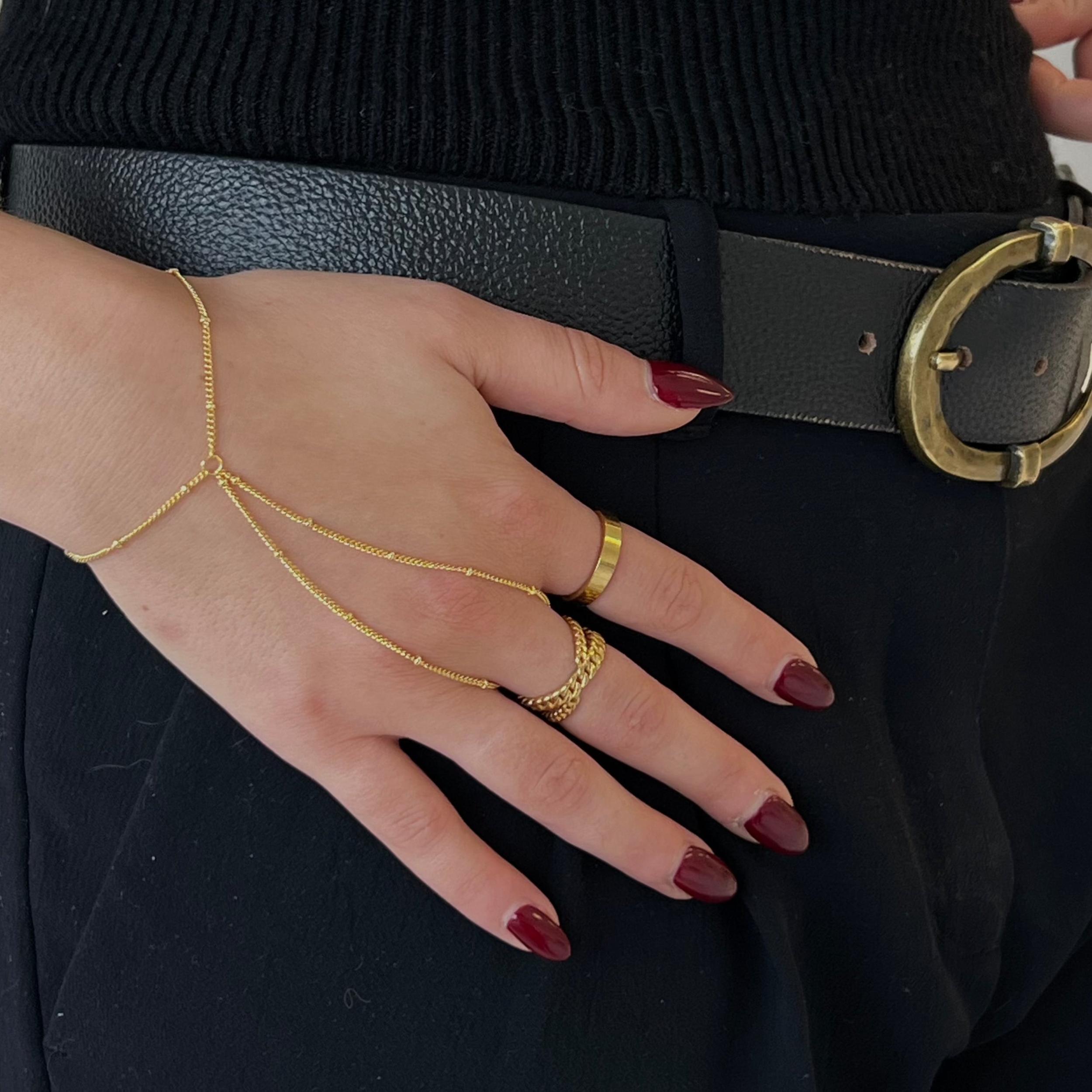 Isla Hand Chain Product Image