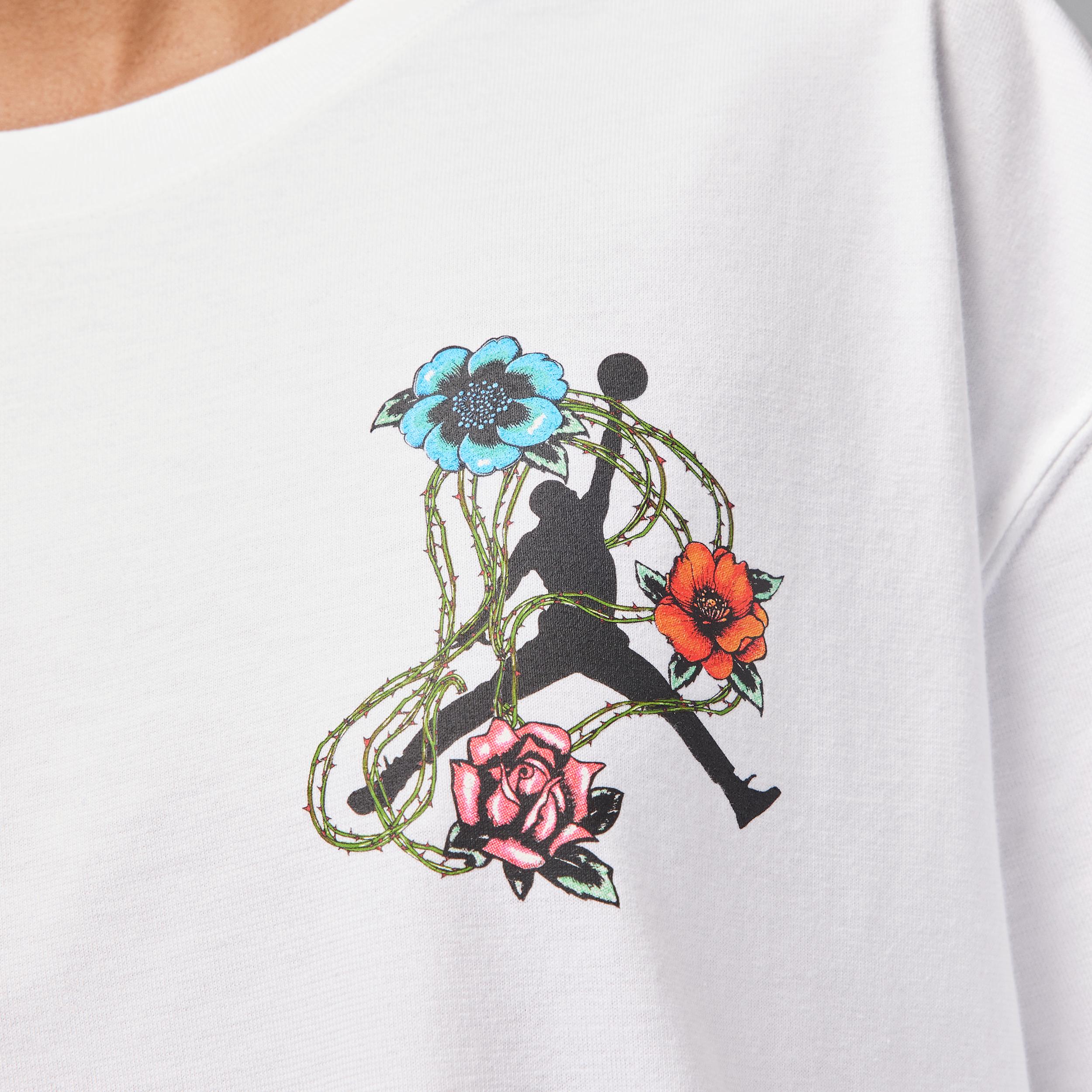 Women's Jordan Flight Oversized Graphic T-Shirt Product Image