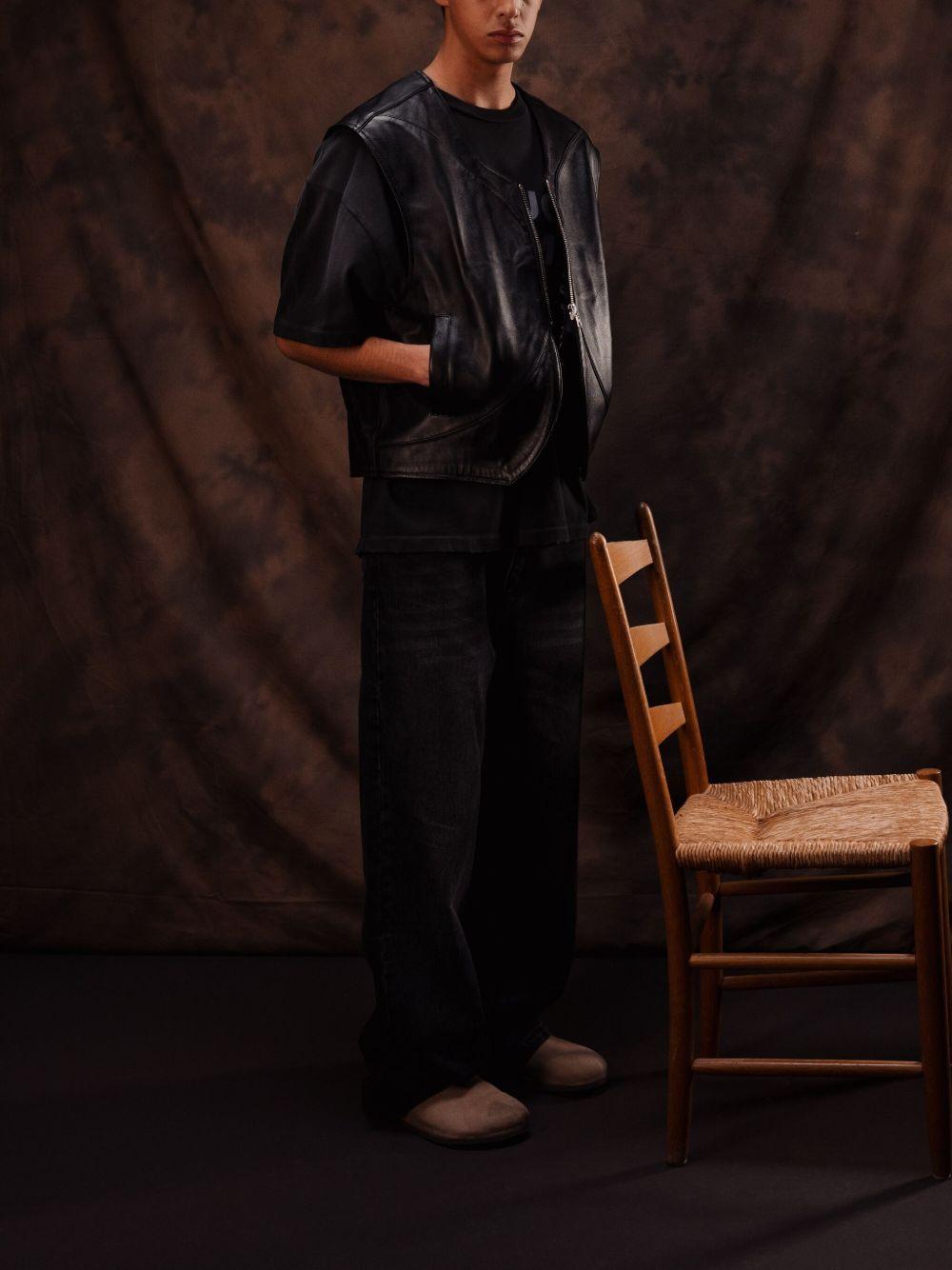 leather vest Product Image