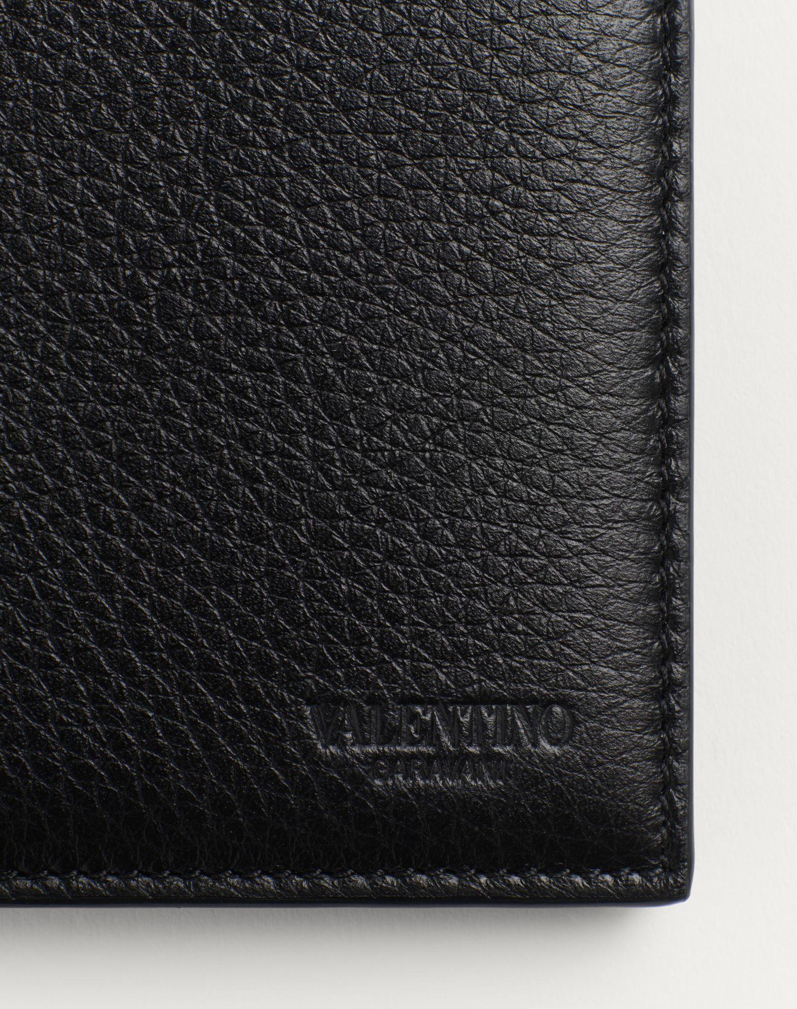 Rockstud Wallet In Grainy Calfskin Product Image