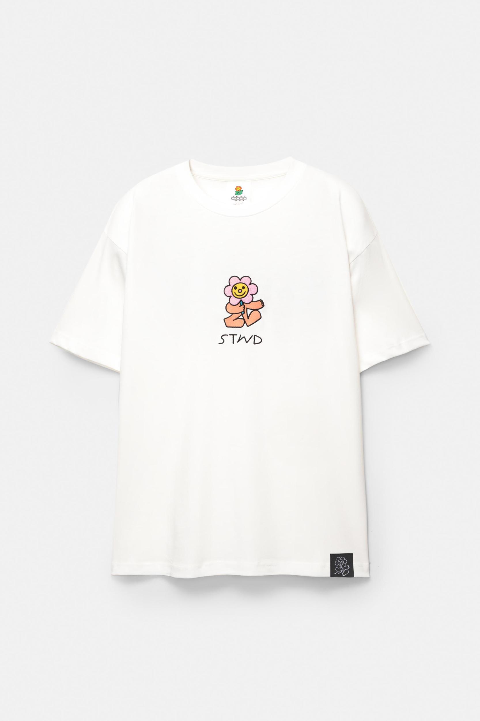 Bráulio Amado daisy T-shirt Product Image
