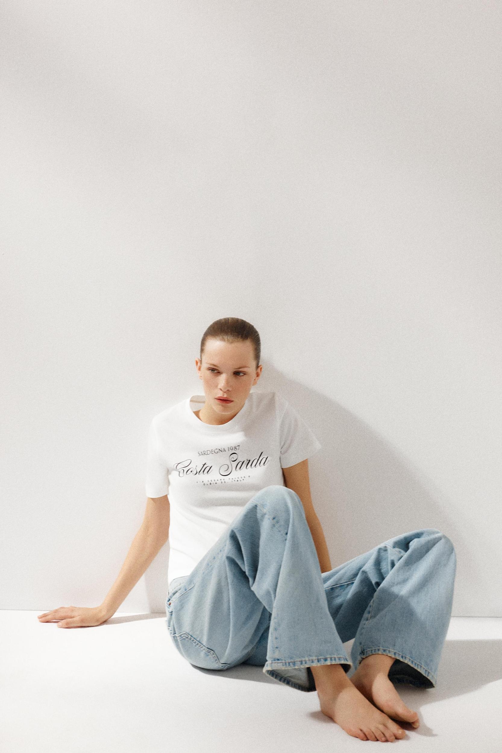 TEXT T-SHIRT Product Image