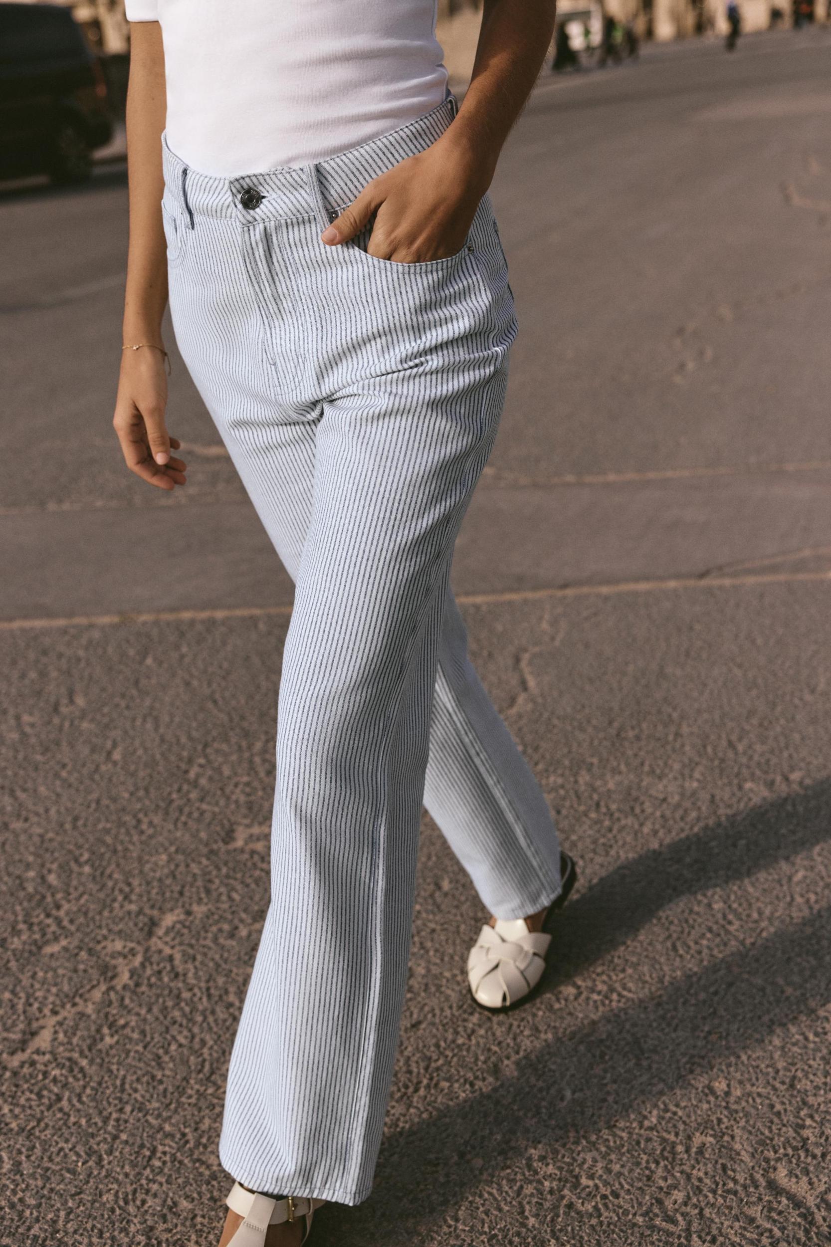 STRIPED PRINT STRAIGHT CUT PANTS Product Image