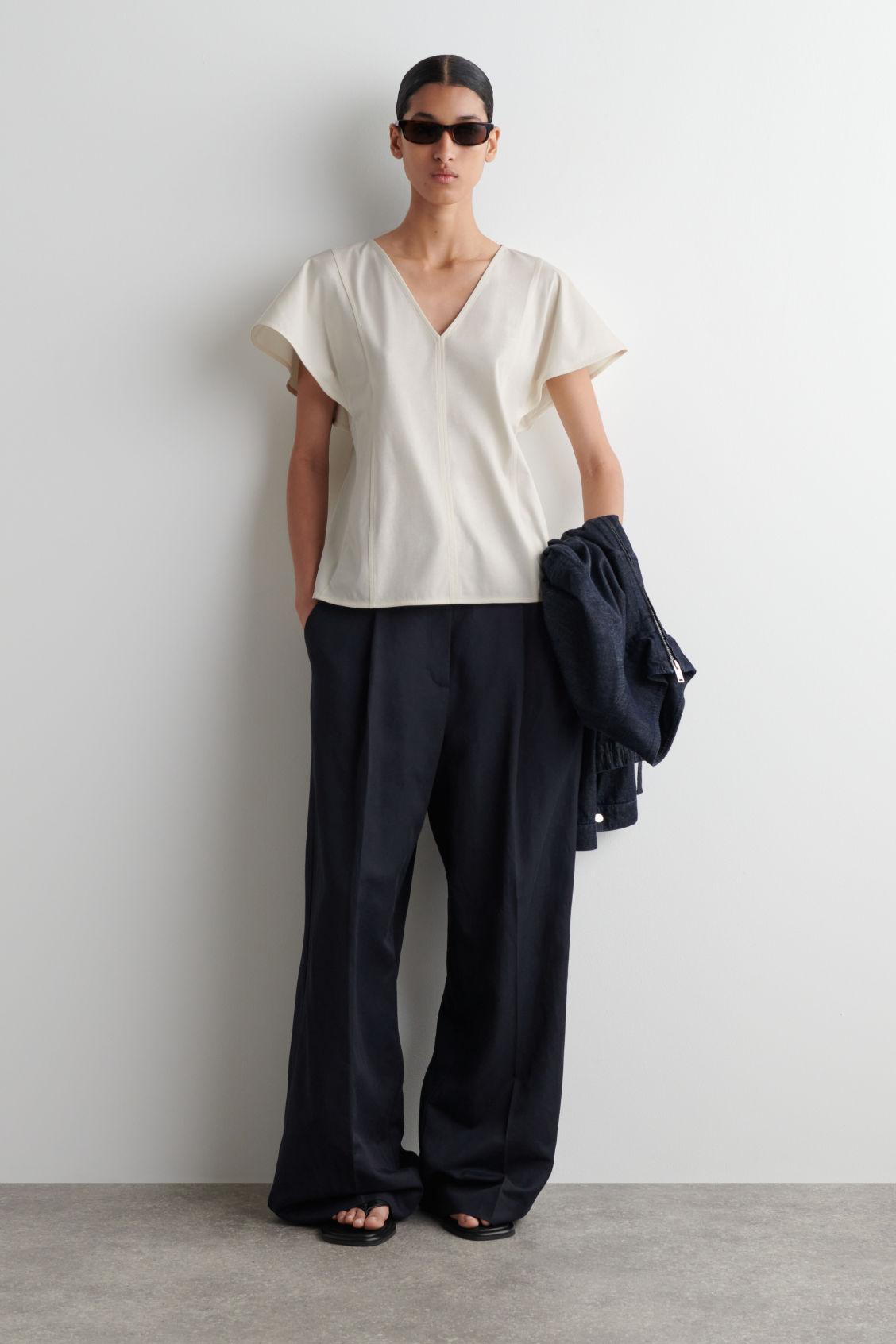 PETAL-SLEEVE COTTON TOP Product Image