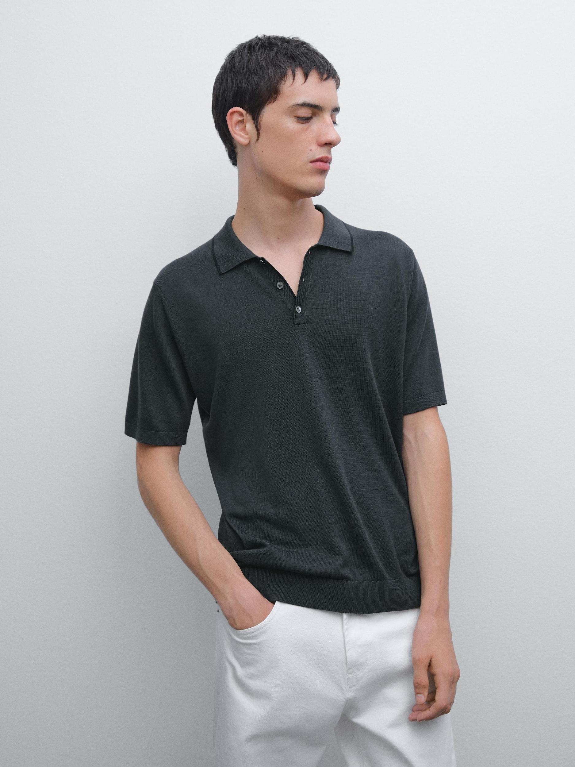 Knit polo shirt with coloured collar detail Product Image