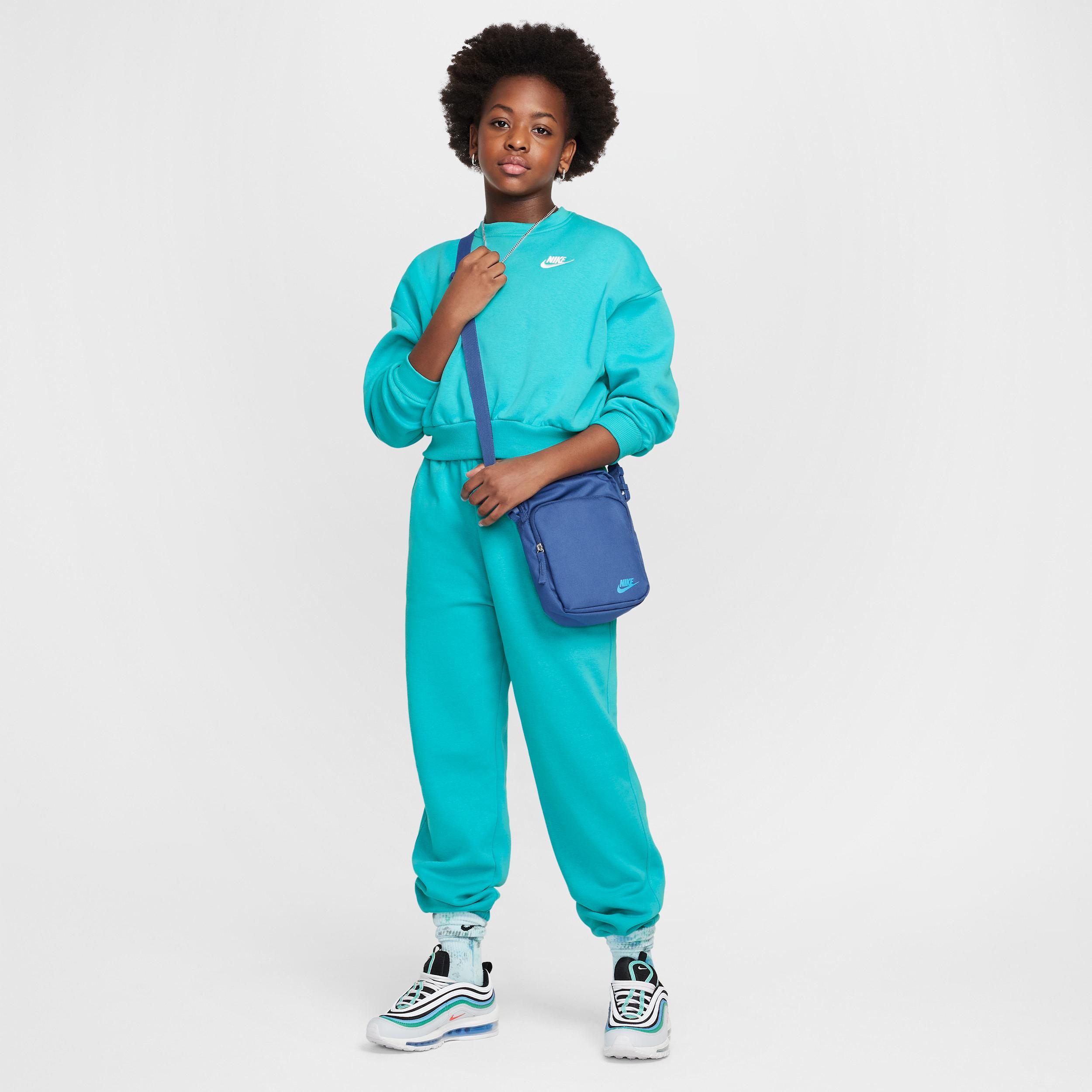 Unisex Nike Sportswear Club Fleece Girls' Boxy Crew-Neck Sweatshirt Product Image